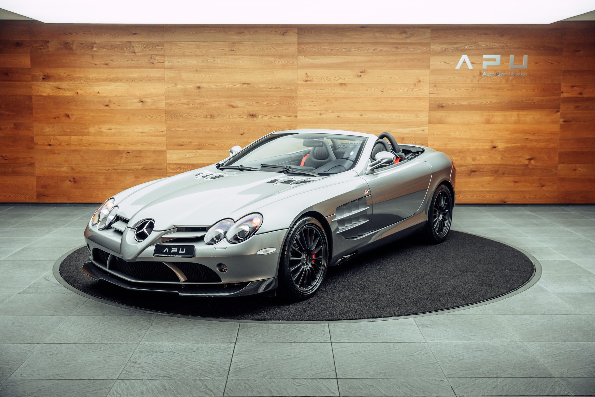 MERCEDES-BENZ SLR McLaren 722 S Roadster 1/150-showroom-element-3