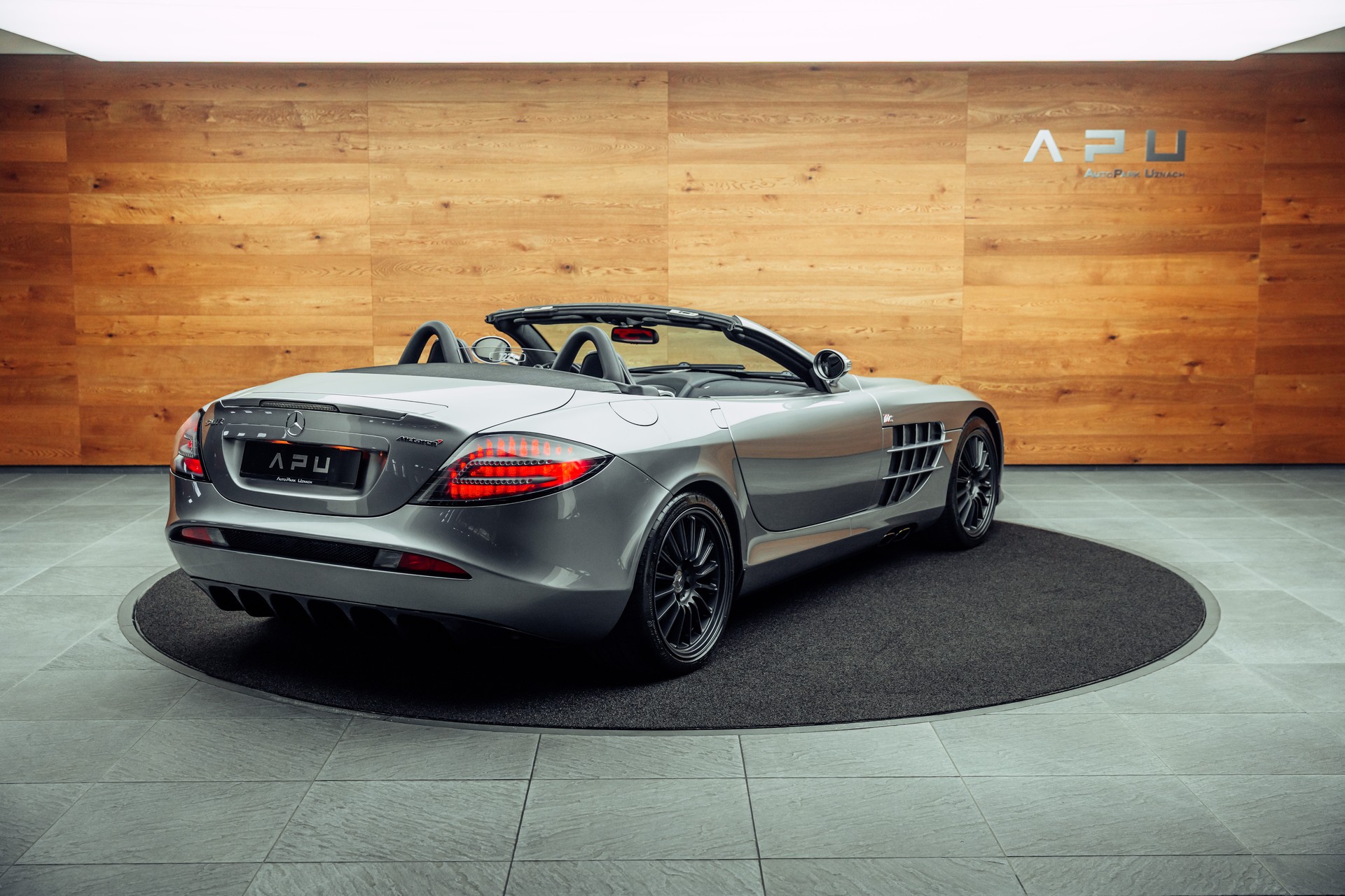 MERCEDES-BENZ SLR McLaren 722 S Roadster 1/150-showroom-element-1