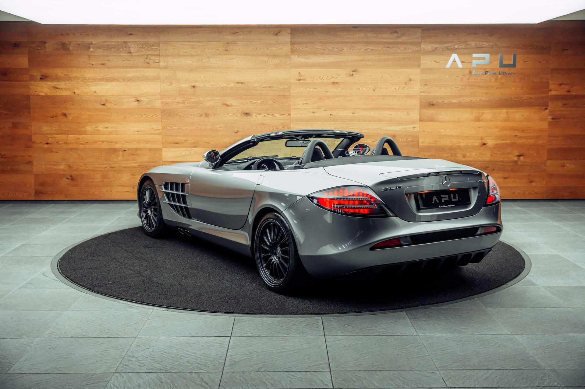MERCEDES-BENZ SLR McLaren 722 S Roadster 1/150-showroom-element-2