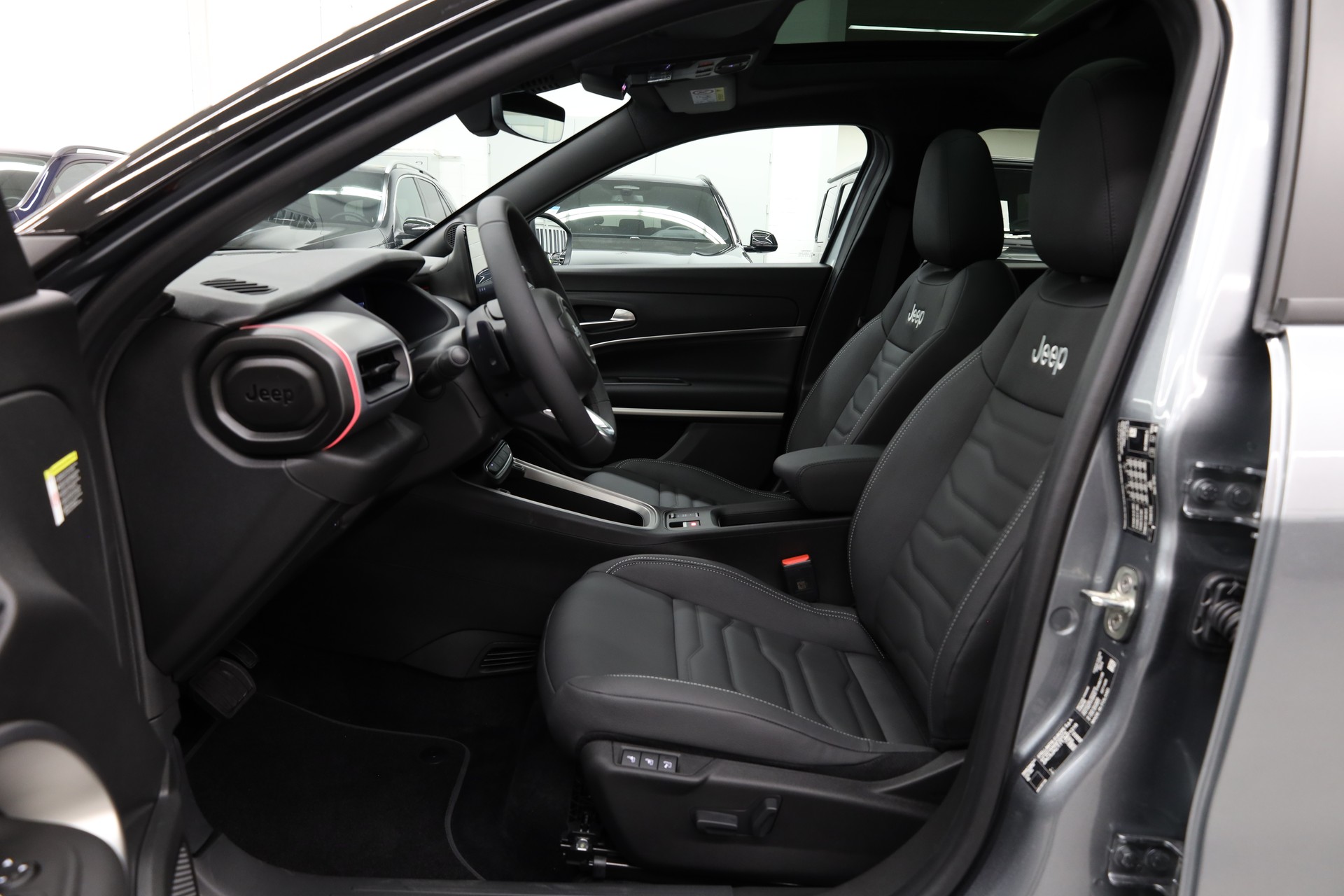 JEEP Avenger 1.2 MHEV Summit-image-13
