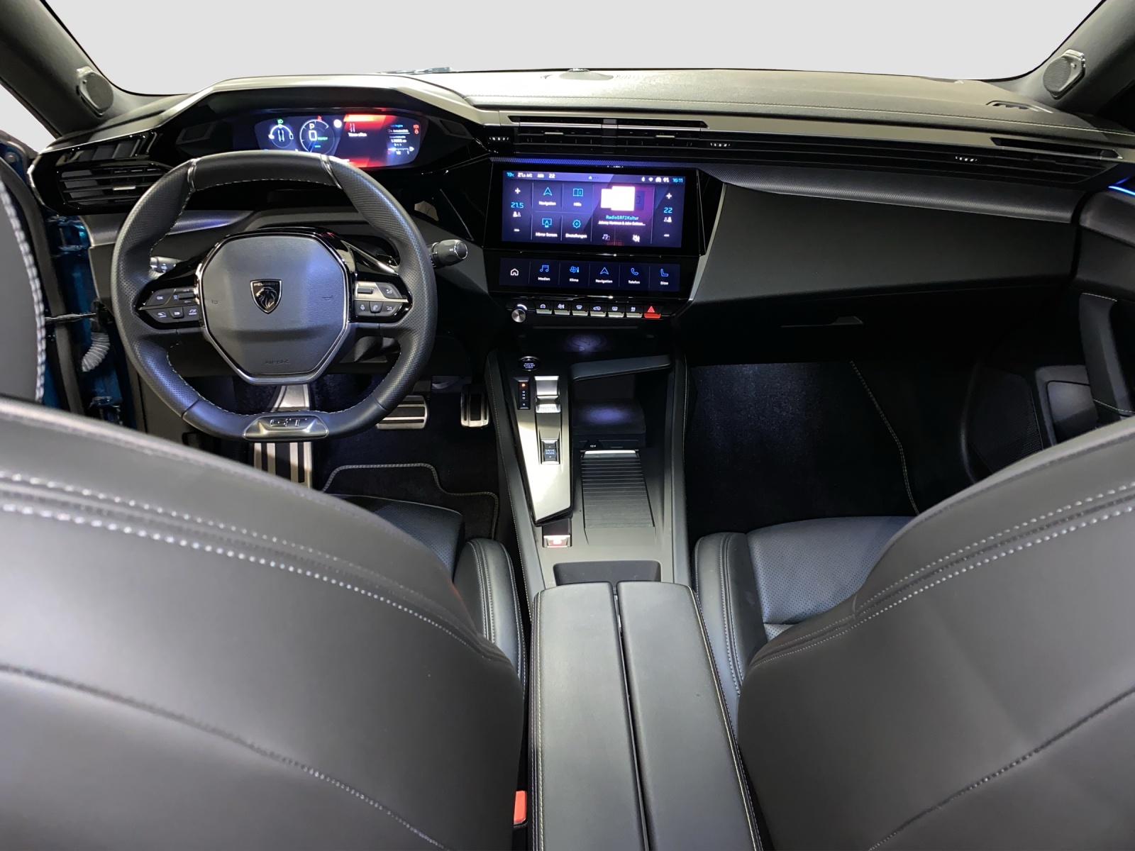 PEUGEOT 408 1.6 PHEV 225 GT-image-10