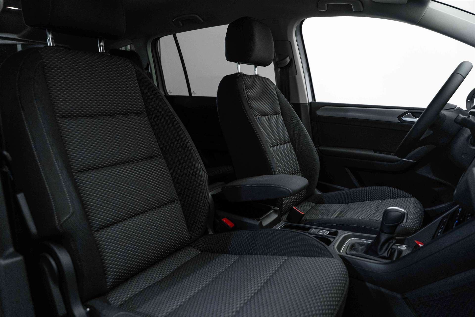 VW Touran 1.5 TSi EVO Comfortline Edition DSG-Automat 7-Plätzer-image-12