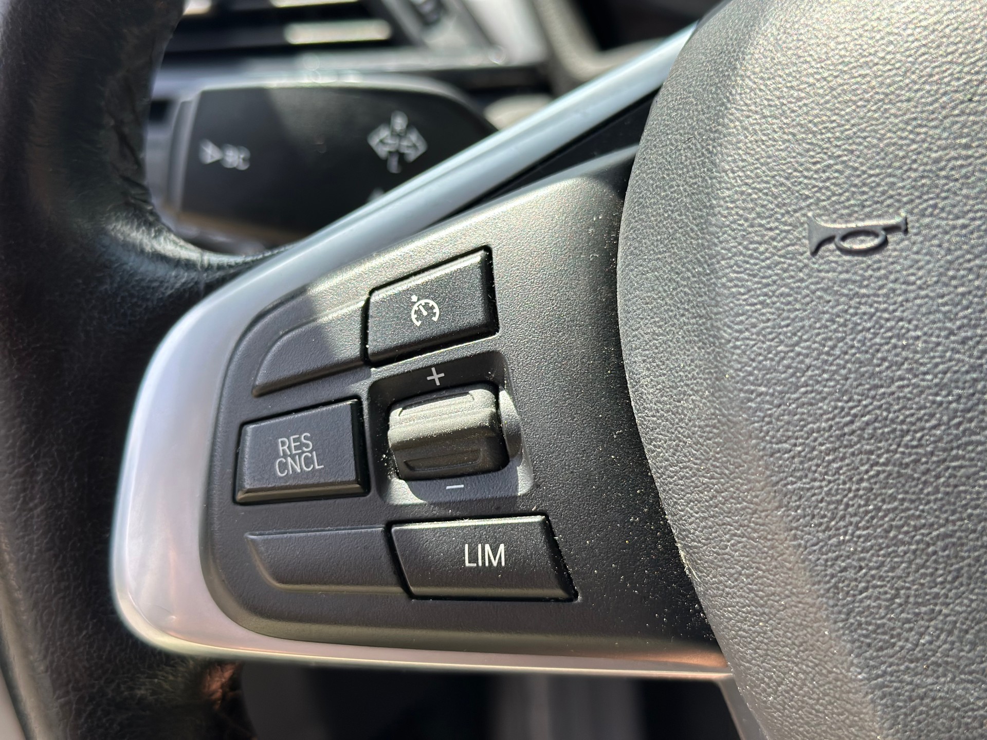 BMW X1 xDrive 18d Sport Line Steptronic-image-23