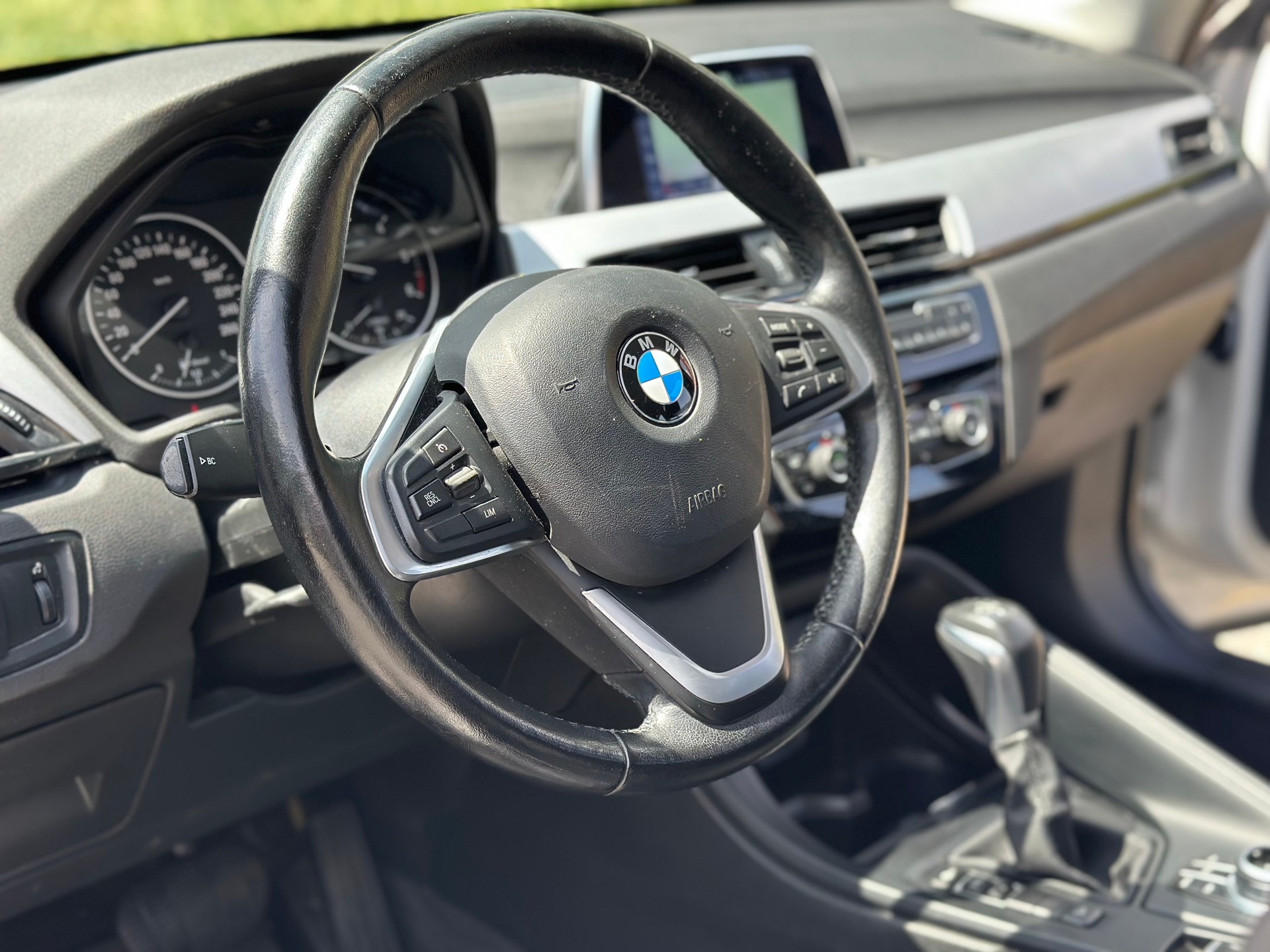 BMW X1 xDrive 18d Sport Line Steptronic-image-12