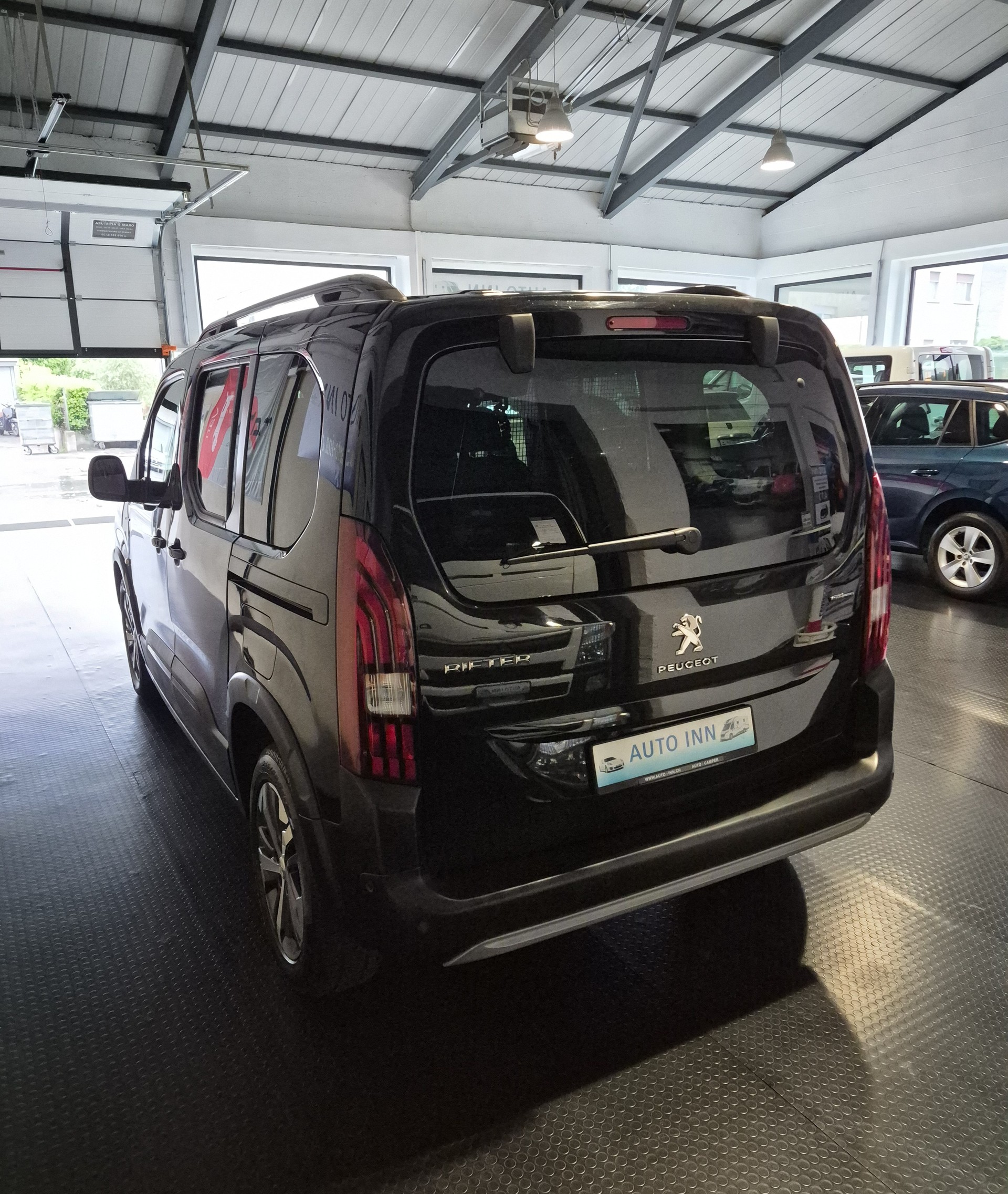 PEUGEOT Rifter 1.5 BlueHDi GT Line EAT8 - 5 POSTI - AUTOMATICA-image-3
