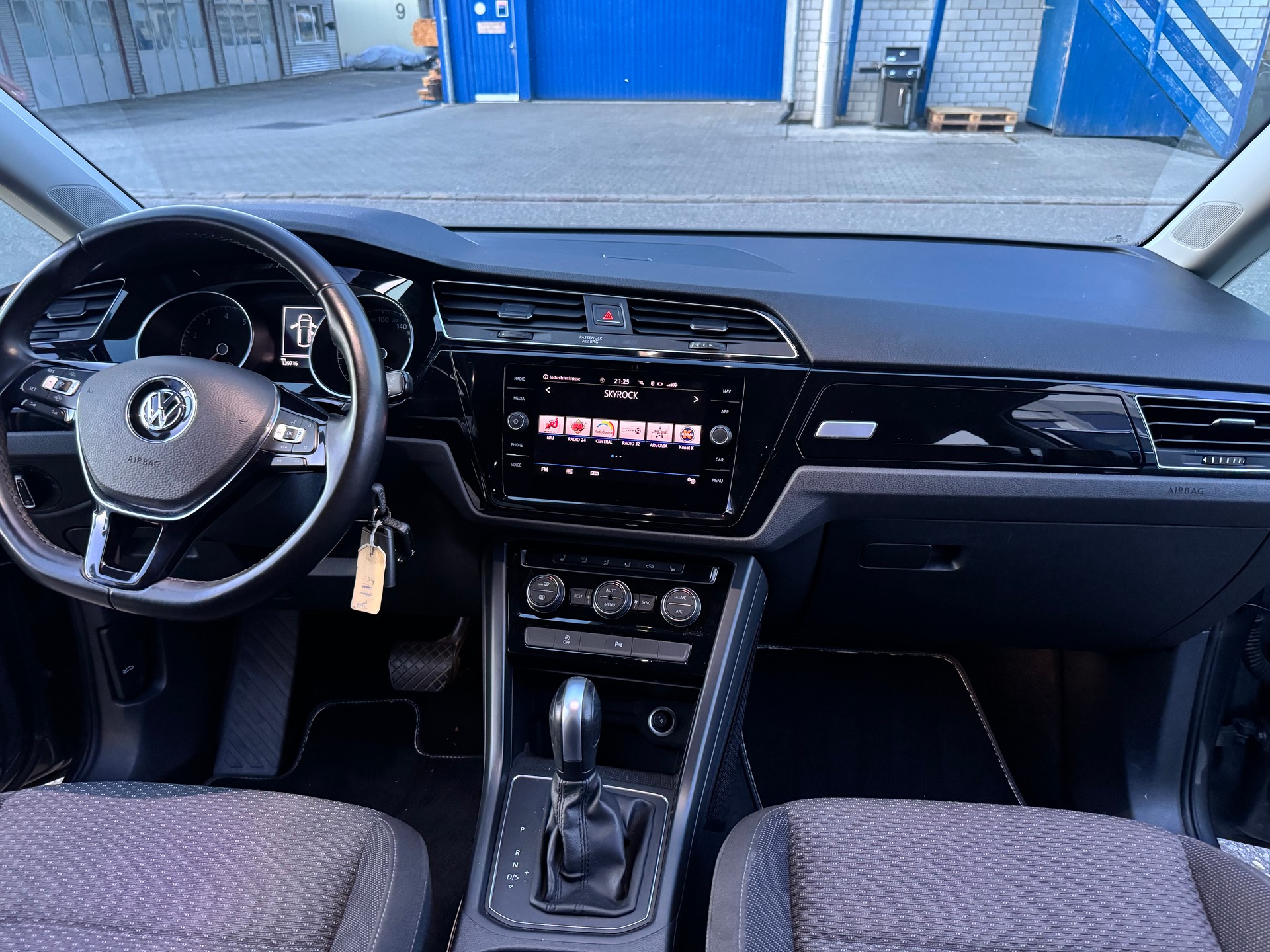 VW Touran 1.5 TSI EVO 7-Plätze DSG-image-8
