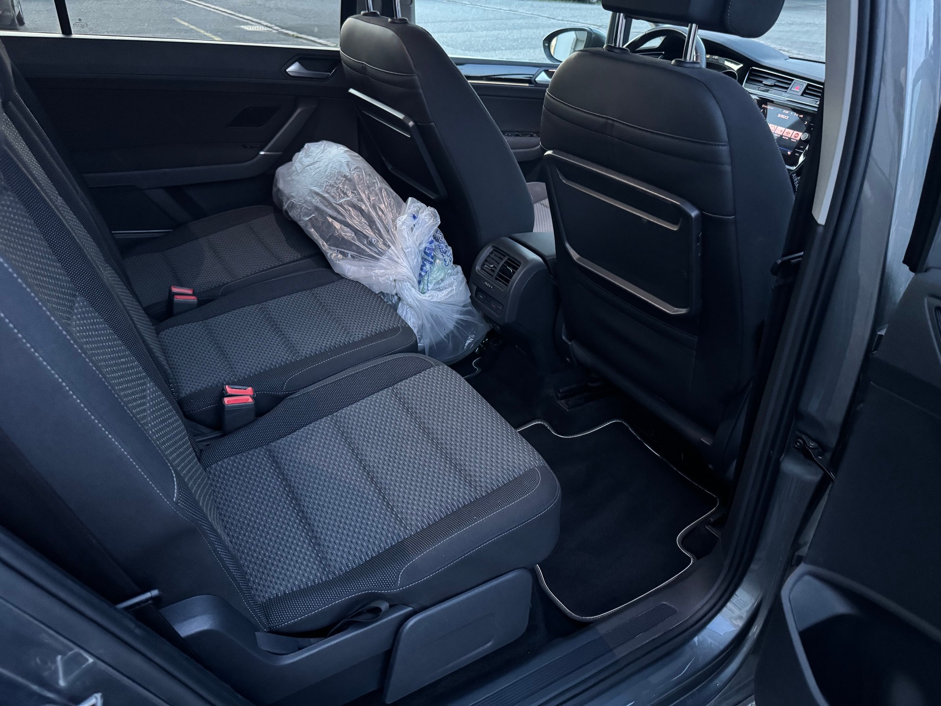 VW Touran 1.5 TSI EVO 7-Plätze DSG-image-9