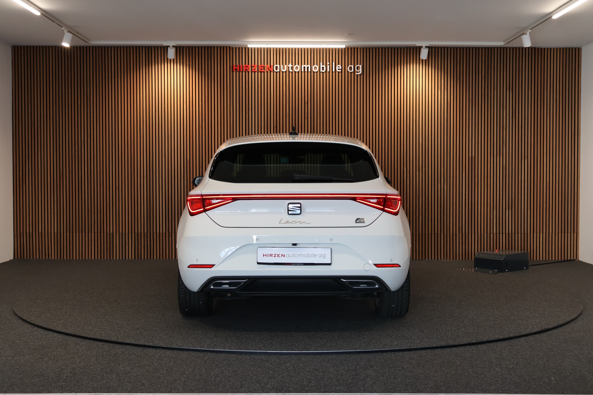 SEAT Leon 1.4 eHybrid pHEV DSG Hola FR-showroom-element-3