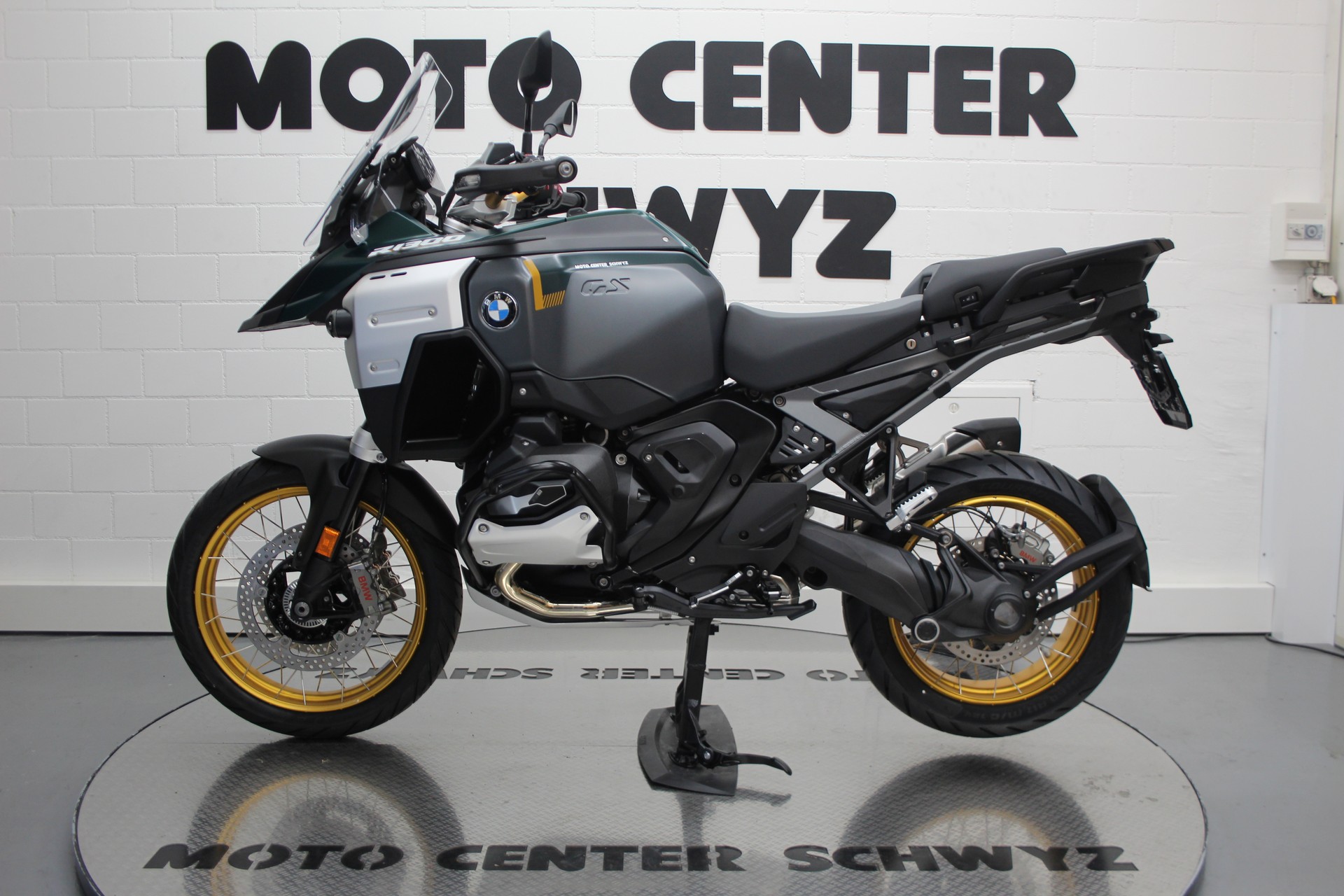 BMW R 1300 GS Adventure-image-4