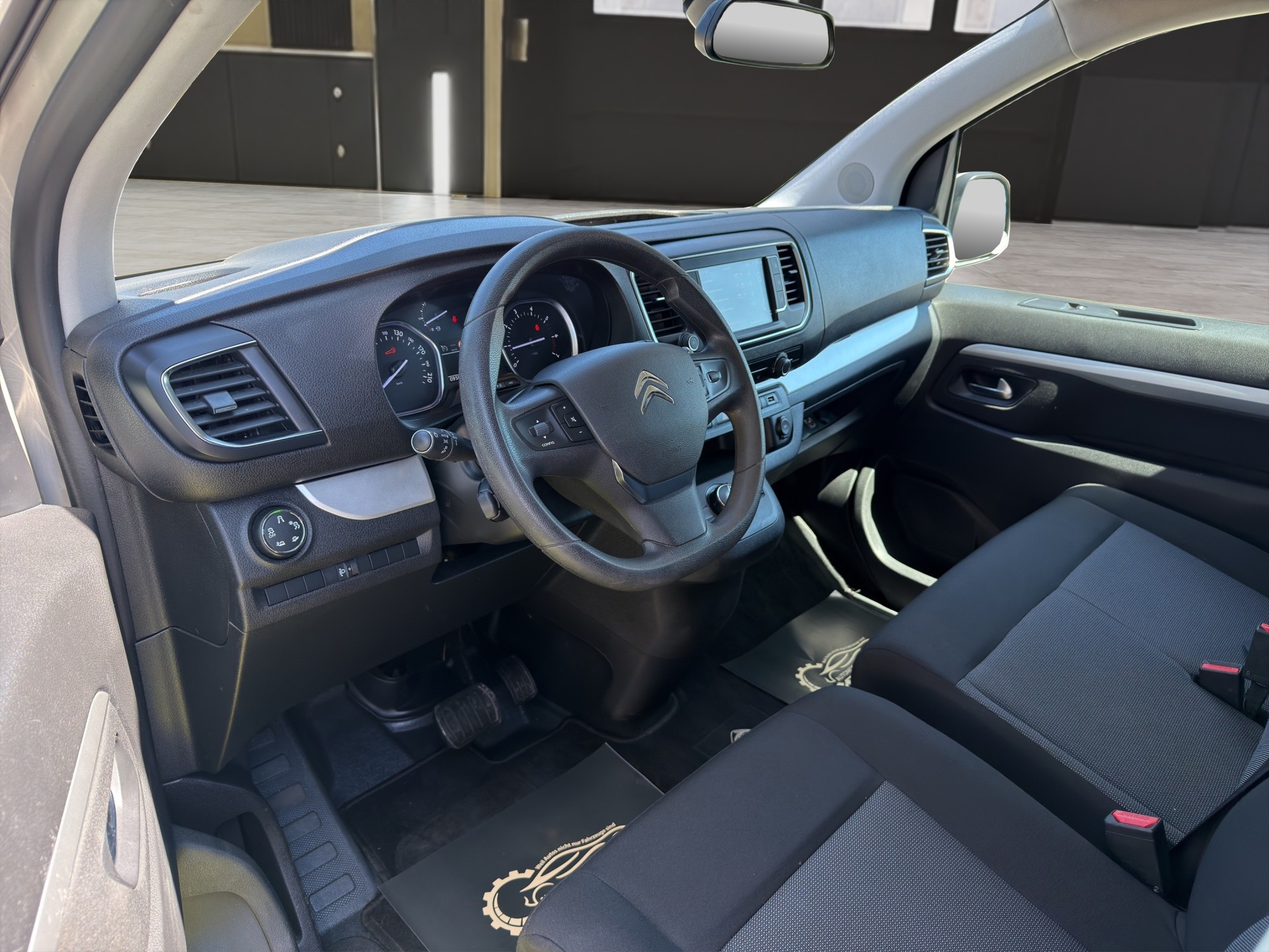CITROEN Spacetourer M 2.0 BlueHDi 180 Business S/S-image-8
