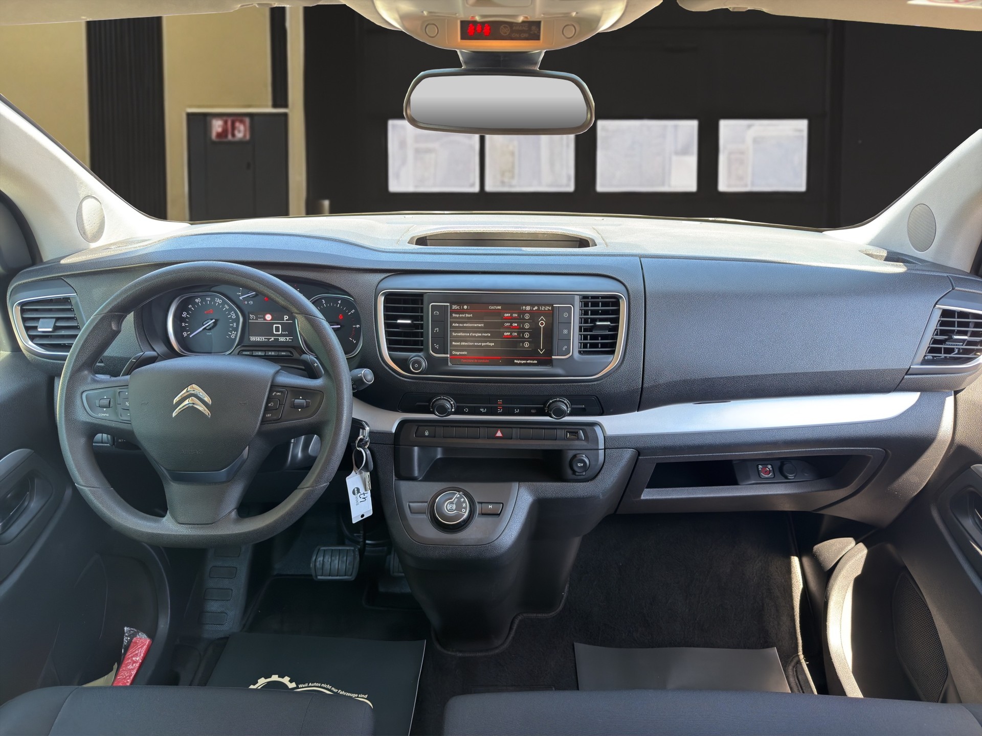 CITROEN Spacetourer M 2.0 BlueHDi 180 Business S/S-image-10