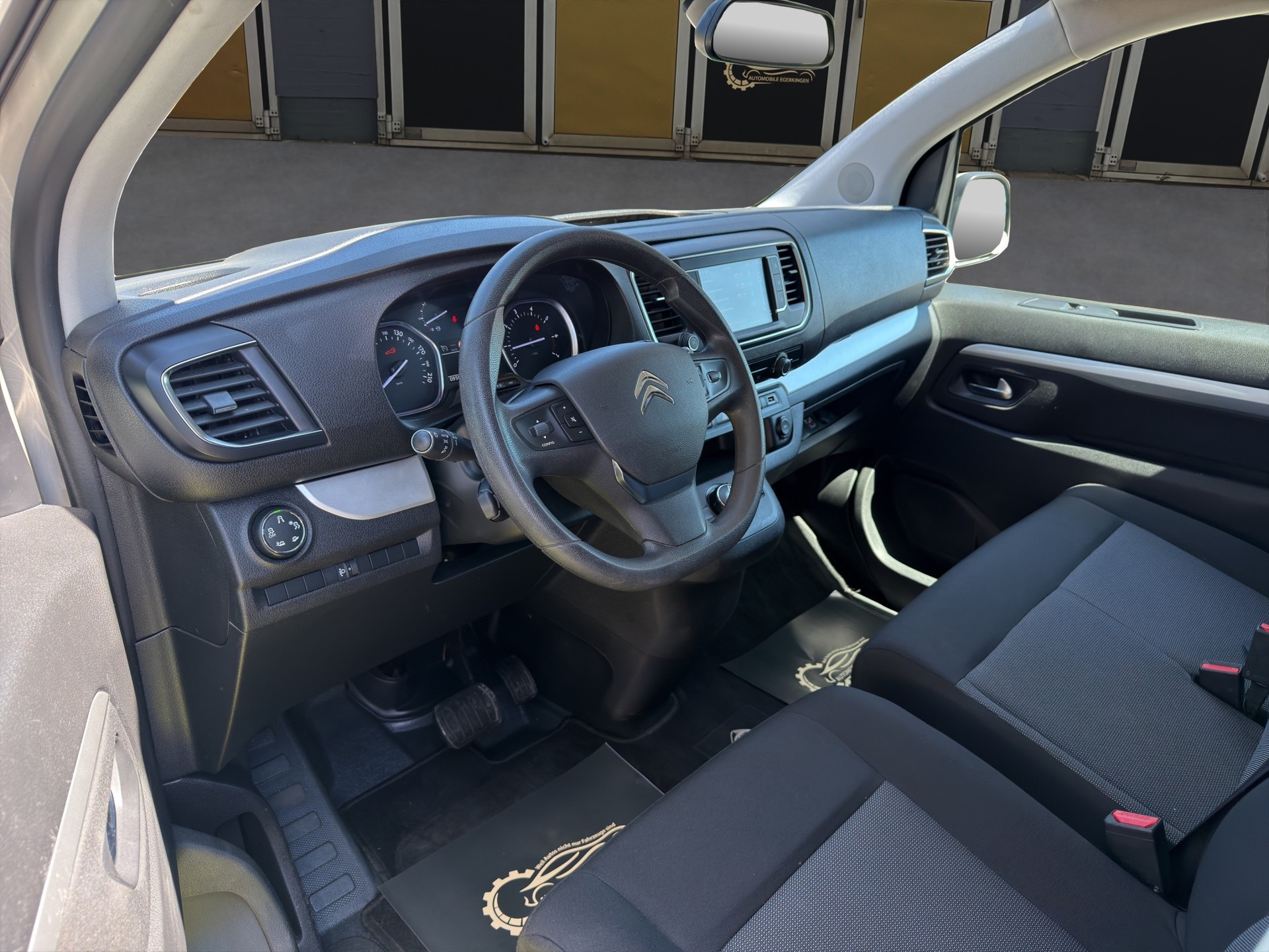 CITROEN Spacetourer M 2.0 BlueHDi 180 Business S/S-image-8