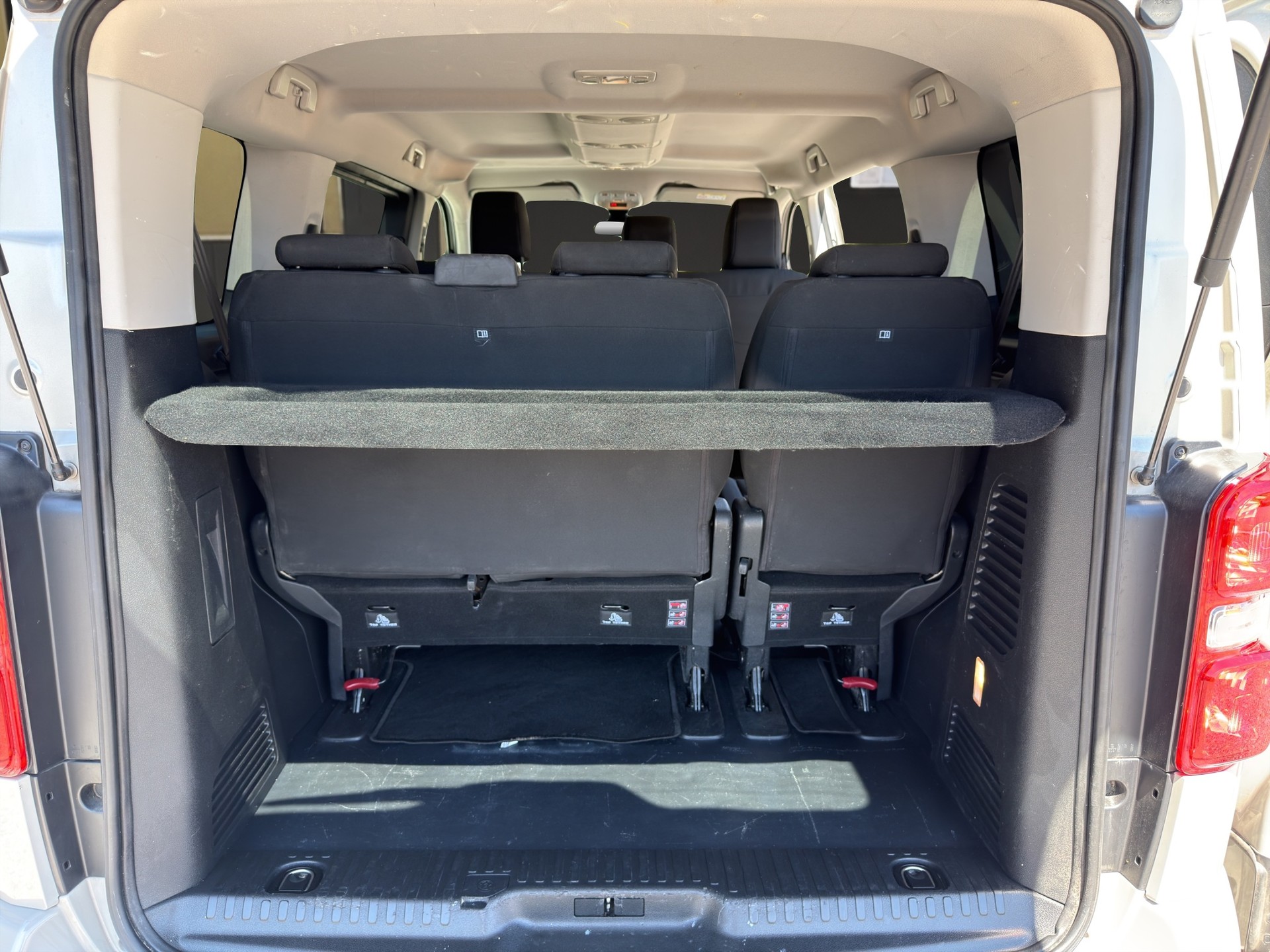 CITROEN Spacetourer M 2.0 BlueHDi 180 Business S/S-image-13