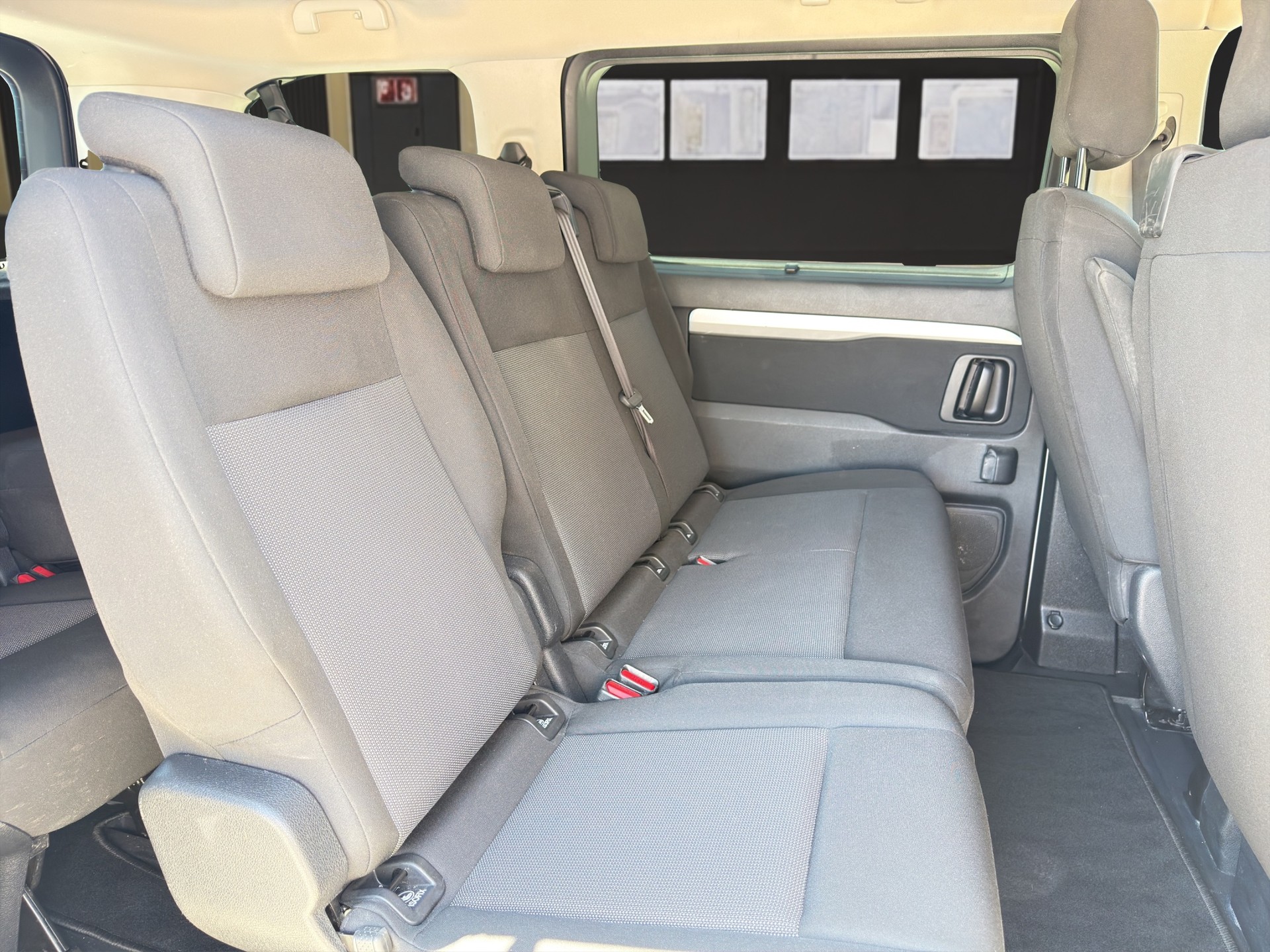 CITROEN Spacetourer M 2.0 BlueHDi 180 Business S/S-image-12