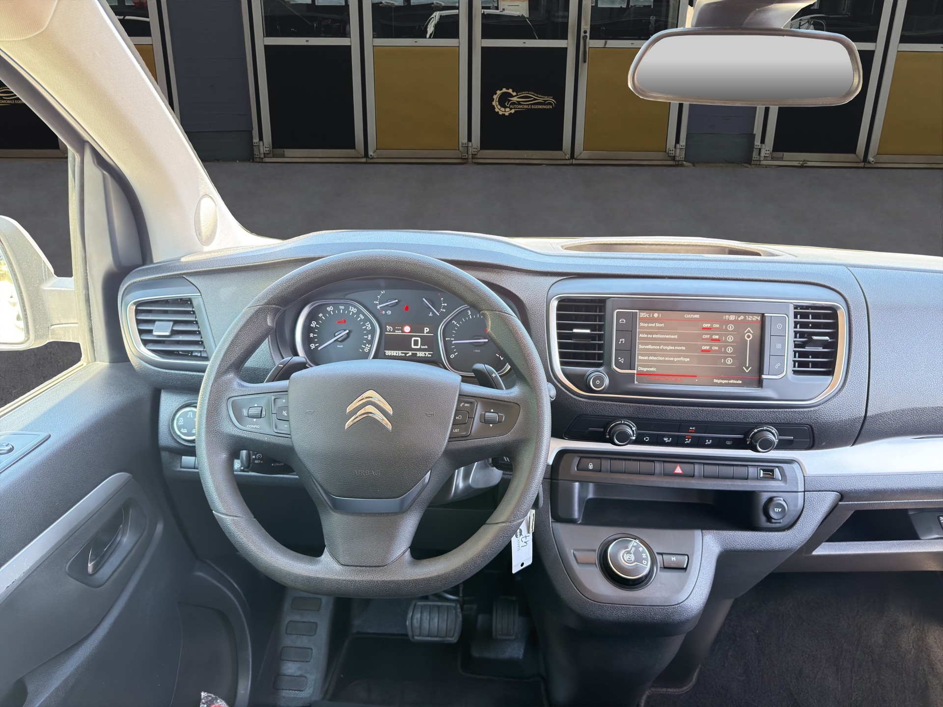 CITROEN Spacetourer M 2.0 BlueHDi 180 Business S/S-image-11