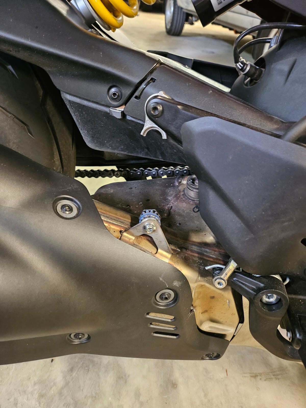 DUCATI Diavel V4 einige kratzer quelques égratinures-image-12