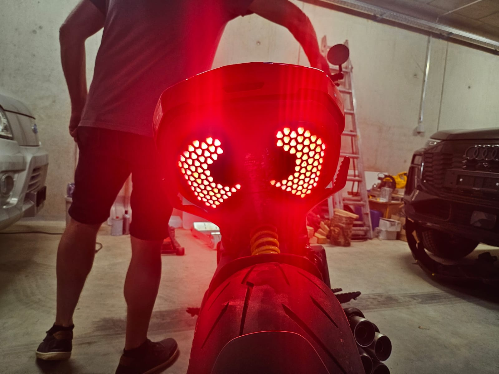 DUCATI Diavel V4 einige kratzer quelques égratinures-image-13