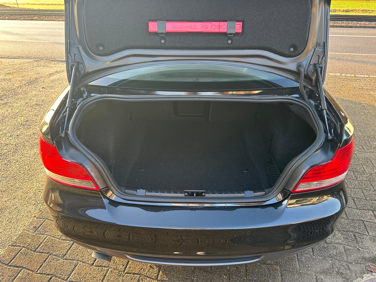 BMW 118d Coupé-image-8