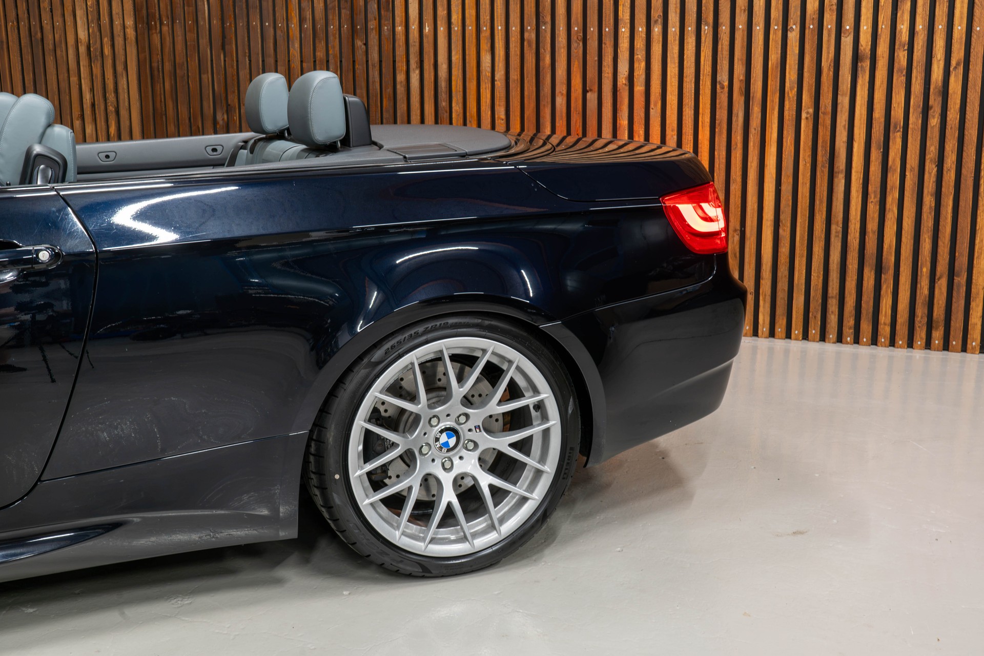 BMW M3 Cabriolet-image-5