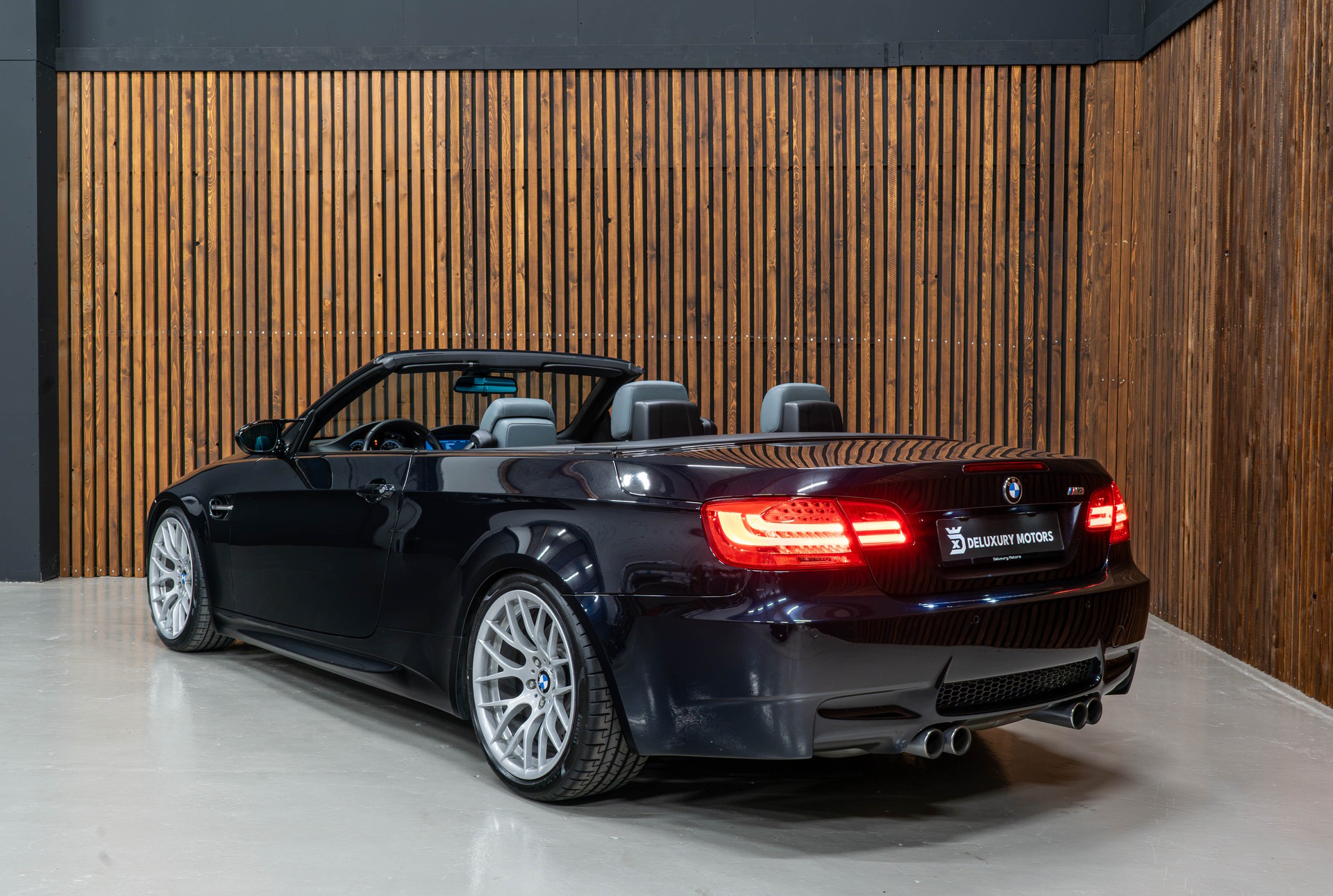 BMW M3 Cabriolet-image-1