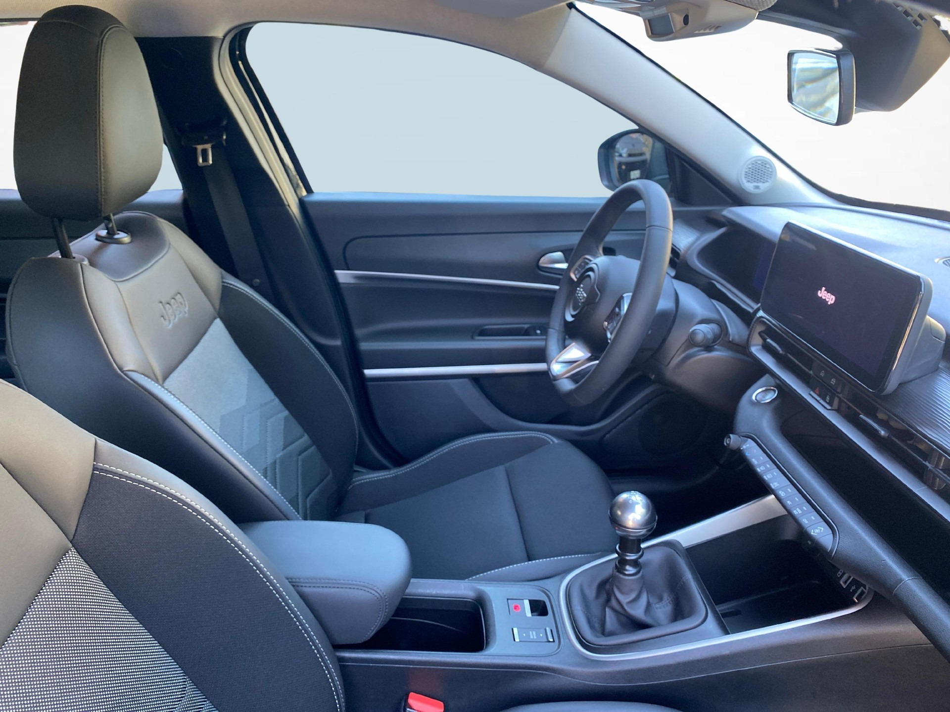 JEEP Avenger 1.2 Turbo Altitude-image-9