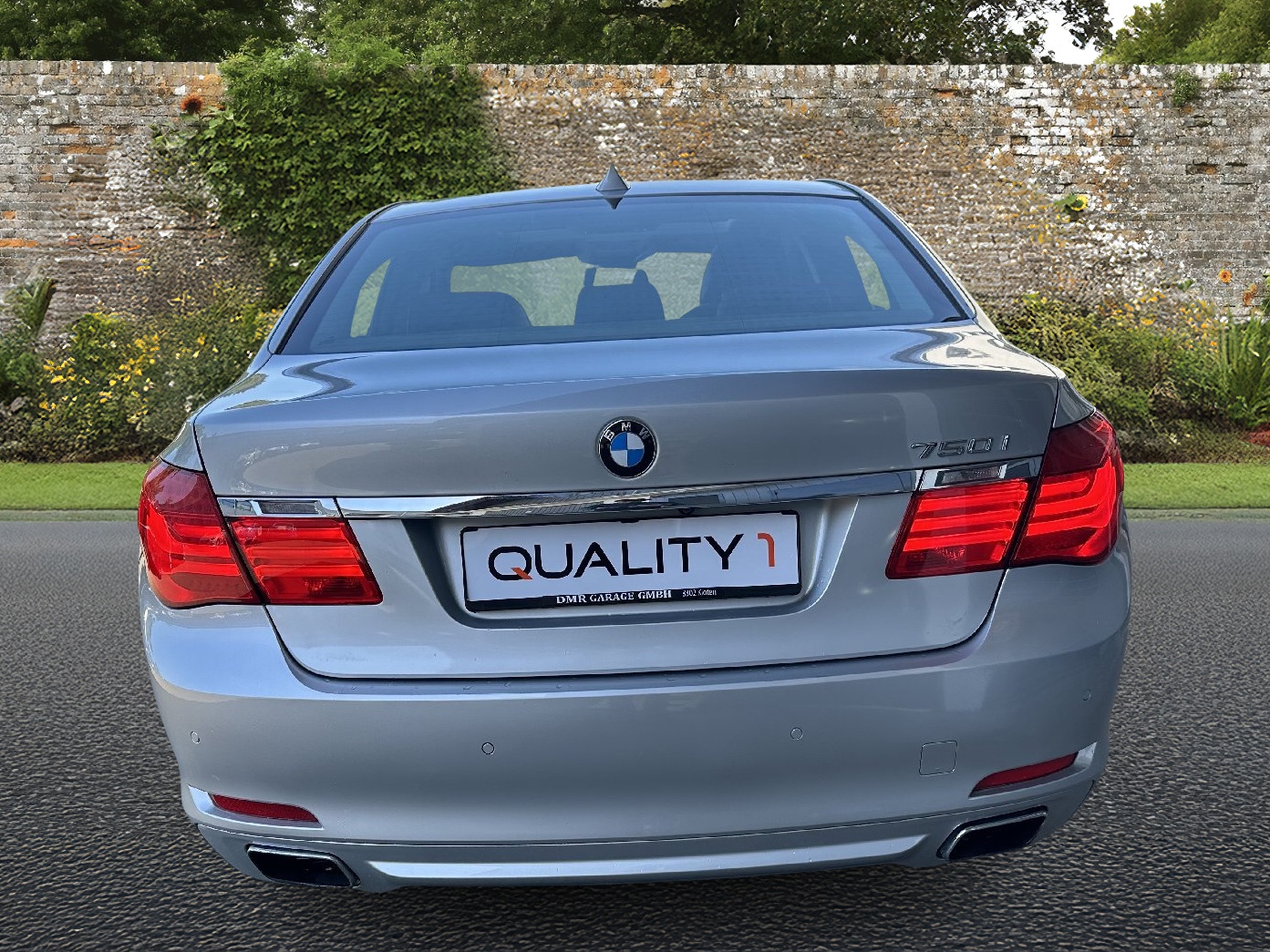BMW 750i xDrive-image-3