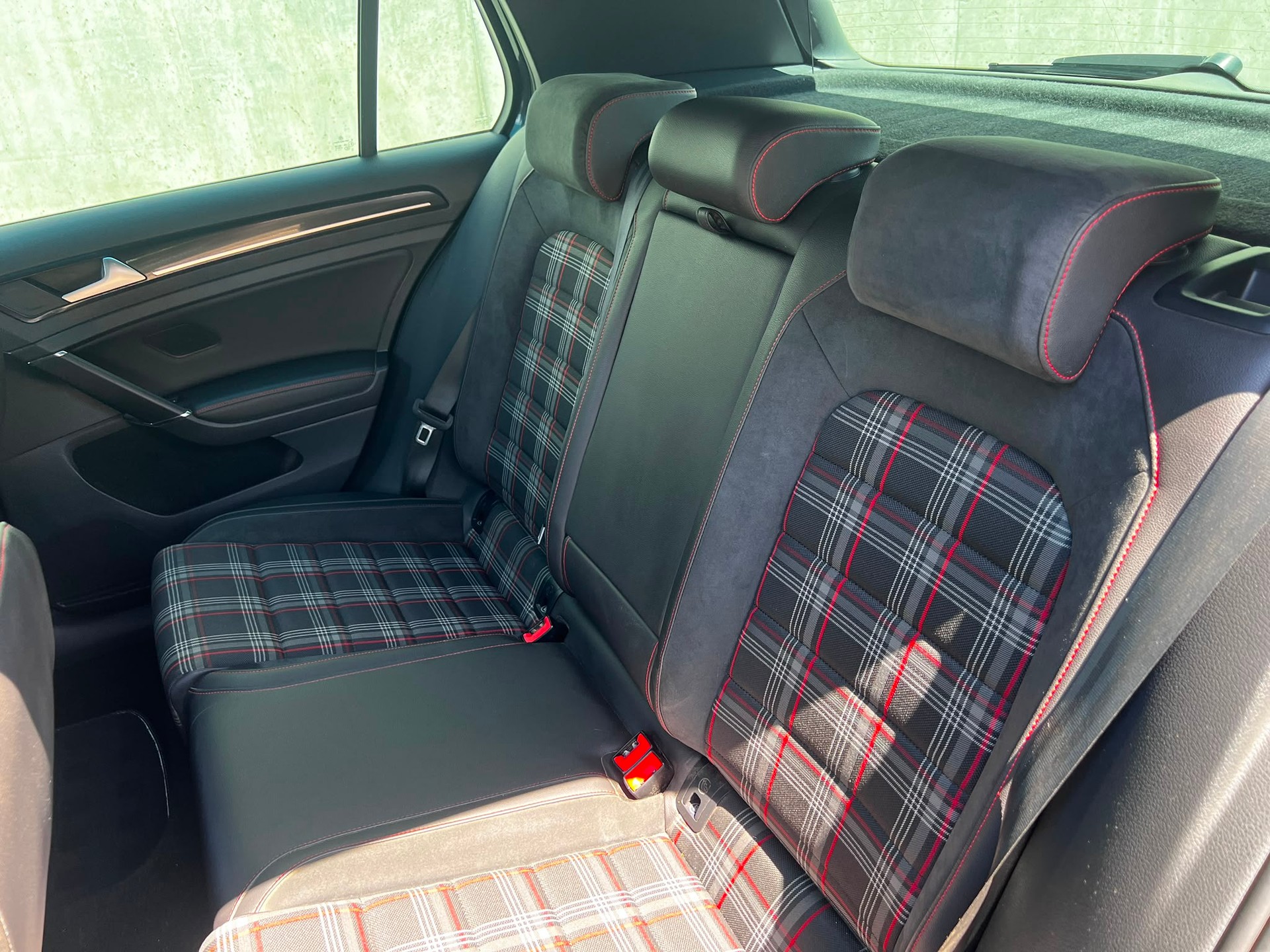 VW Golf 2.0 TSI GTI Performance DSG-image-10