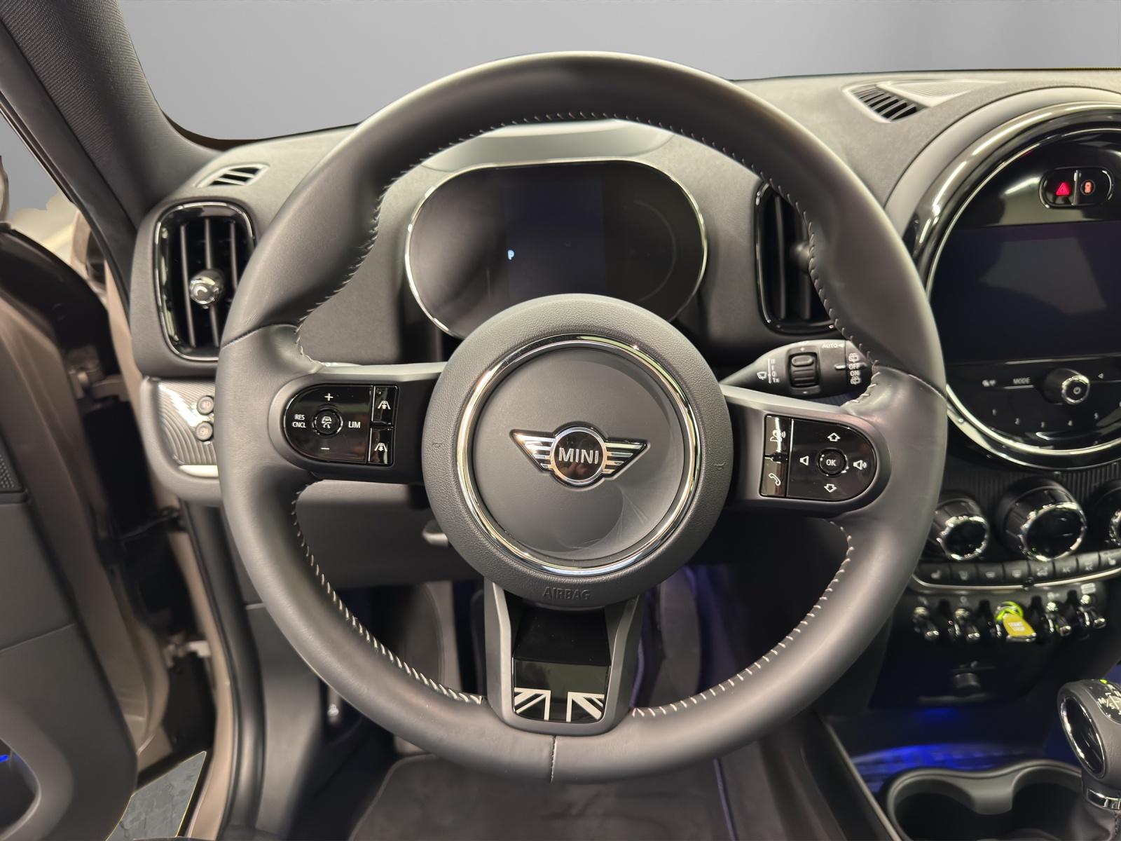 MINI Countryman F60 1.5i Cooper S E ALL4-image-15