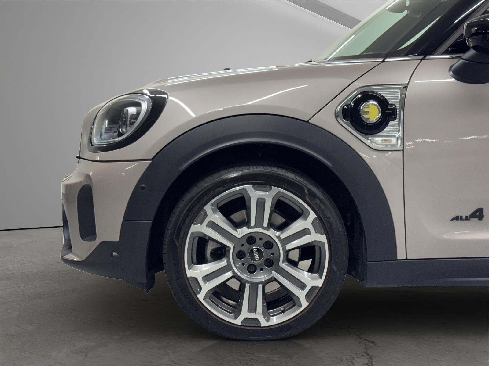 MINI Countryman F60 1.5i Cooper S E ALL4-image-8