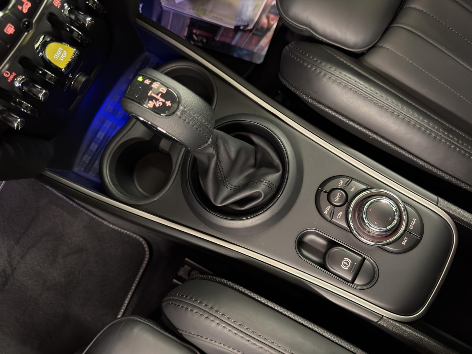 MINI Countryman F60 1.5i Cooper S E ALL4-image-19
