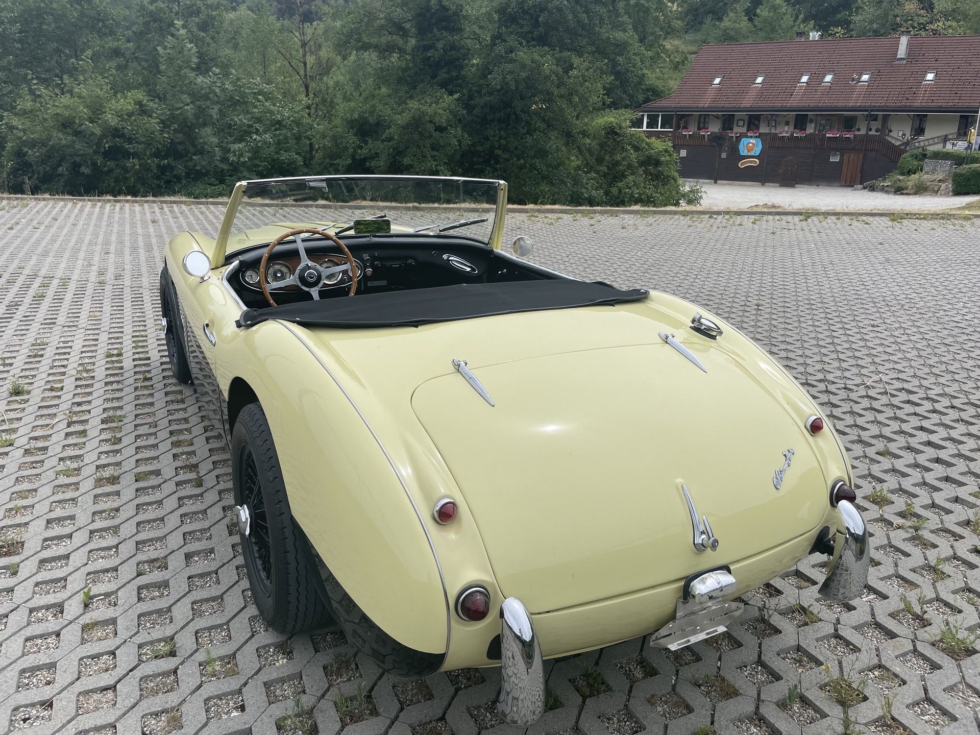 AUSTIN-HEALEY 100/6 BN6-image-2