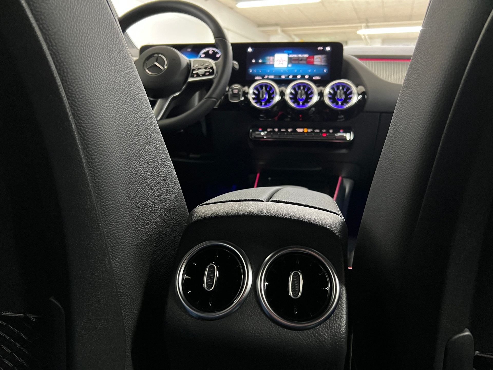 MERCEDES-BENZ EQA 300 4MATIC-image-11