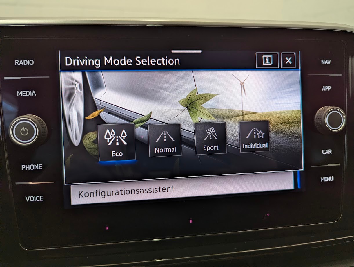 VW T-Roc 1.5 TSI EVO R-Line DSG*1.HAND WERKSGAR APP-NAVI CAM KEYLESS ELEKTR.HECKKL. TOP-SITZE ASSISTS*-image-19