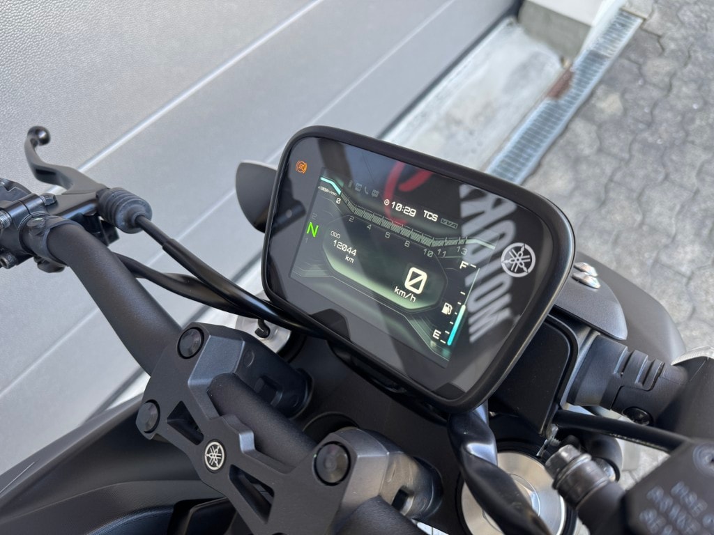 YAMAHA MT 125-image-8