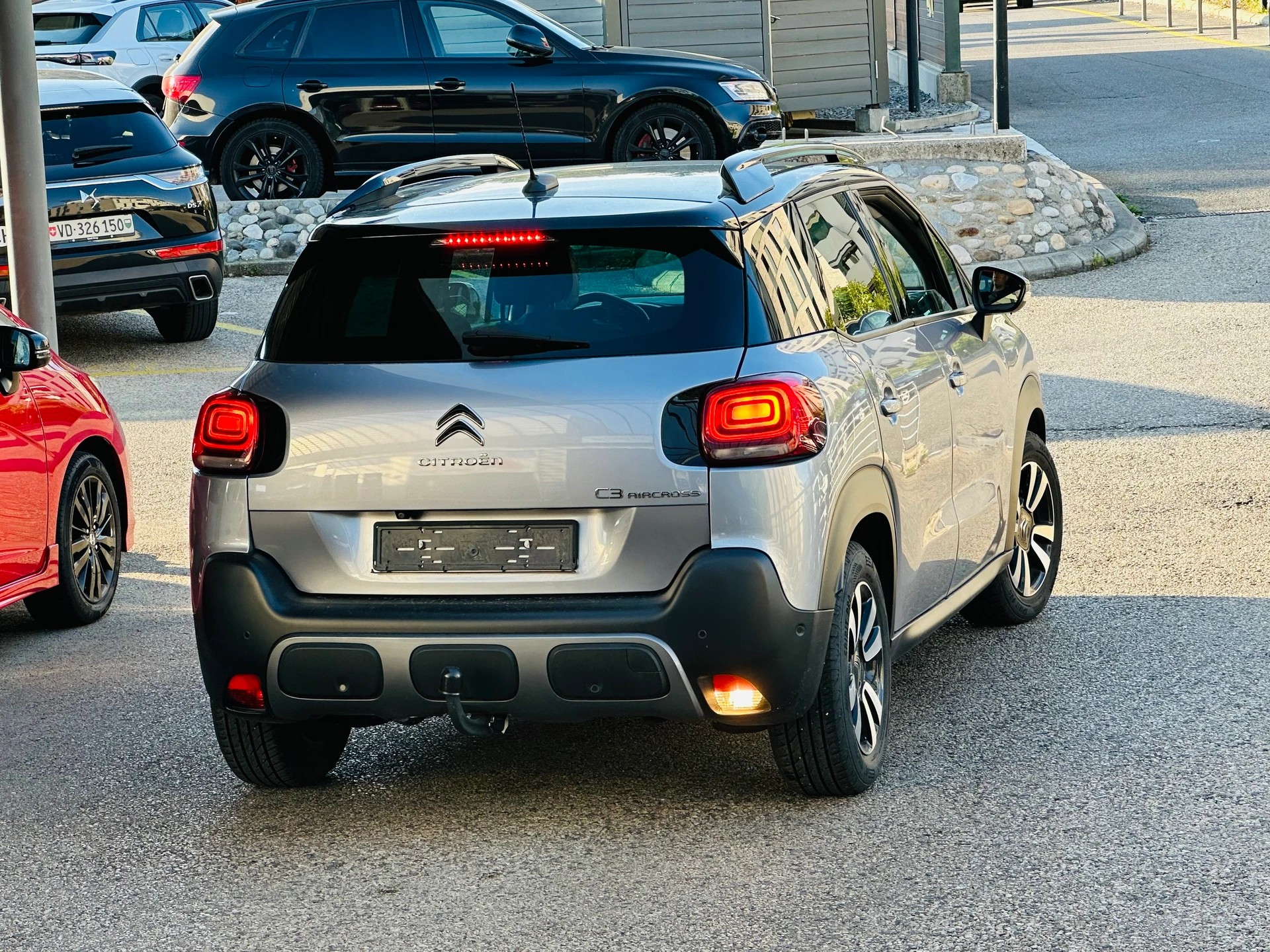 CITROEN C3 Aircross 1.2i PureTech Shine EAT-image-8