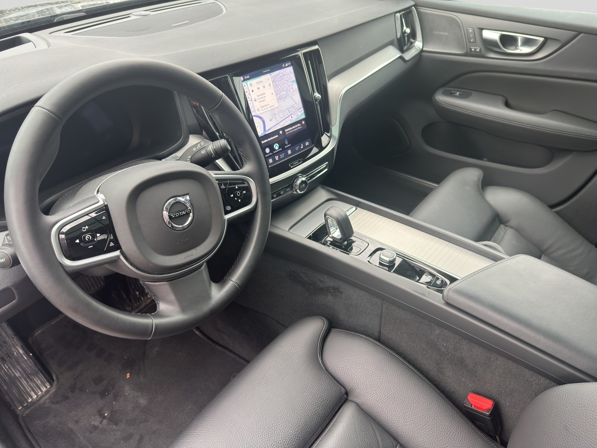 VOLVO V60 B4 Benzin Mild Hybrid Plus Dark DCT-image-6