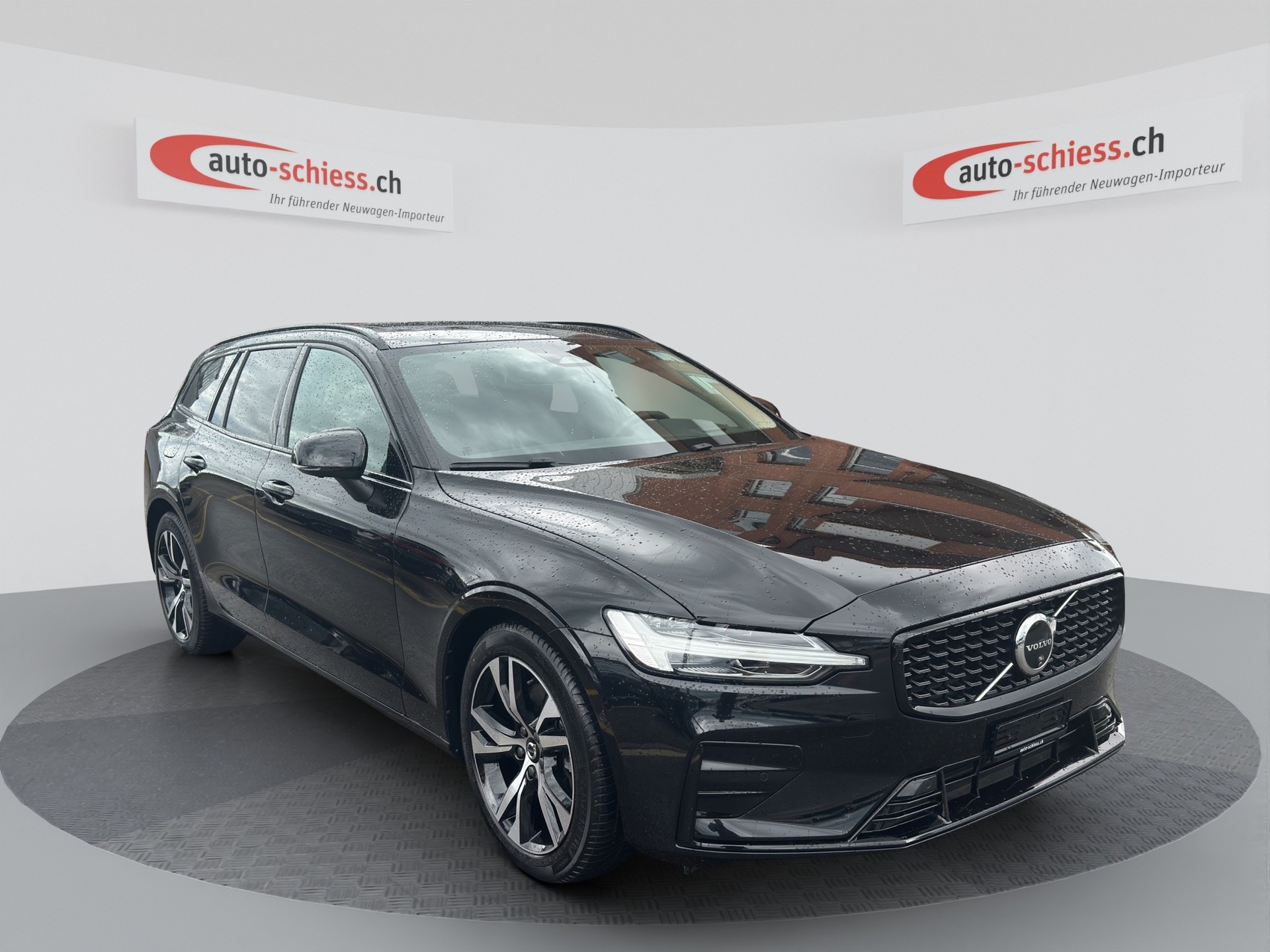 VOLVO V60 B4 Benzin Mild Hybrid Plus Dark DCT