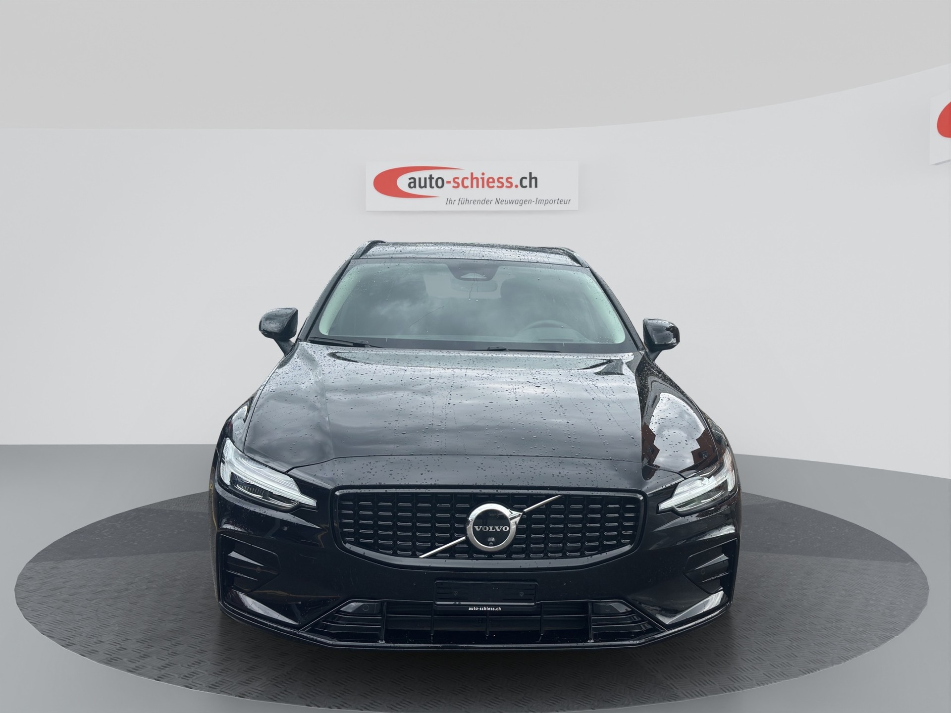 VOLVO V60 B4 Benzin Mild Hybrid Plus Dark DCT-showroom-element-1