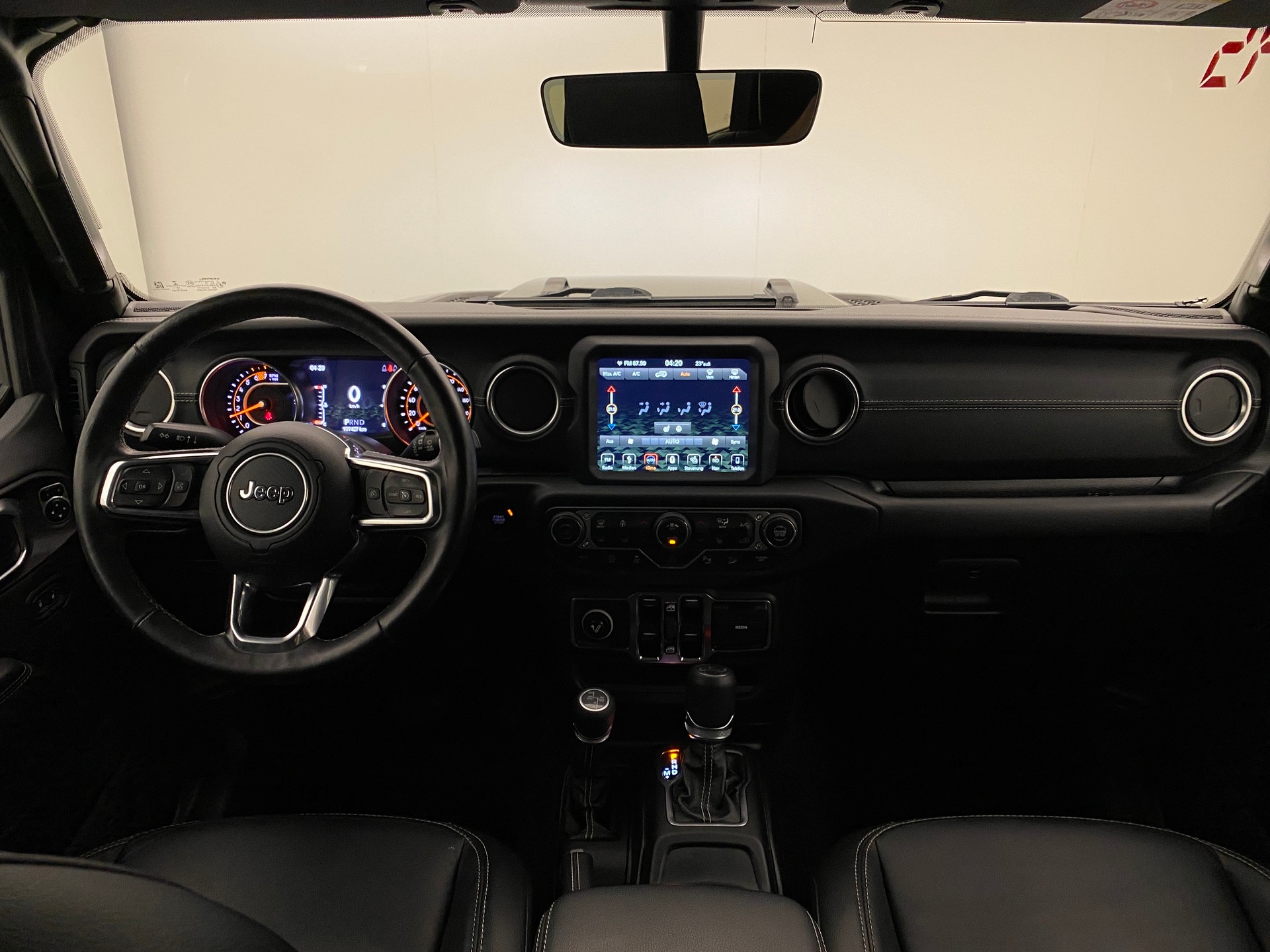 JEEP Wrangler 2.0 Sahara Unlimited-image-7