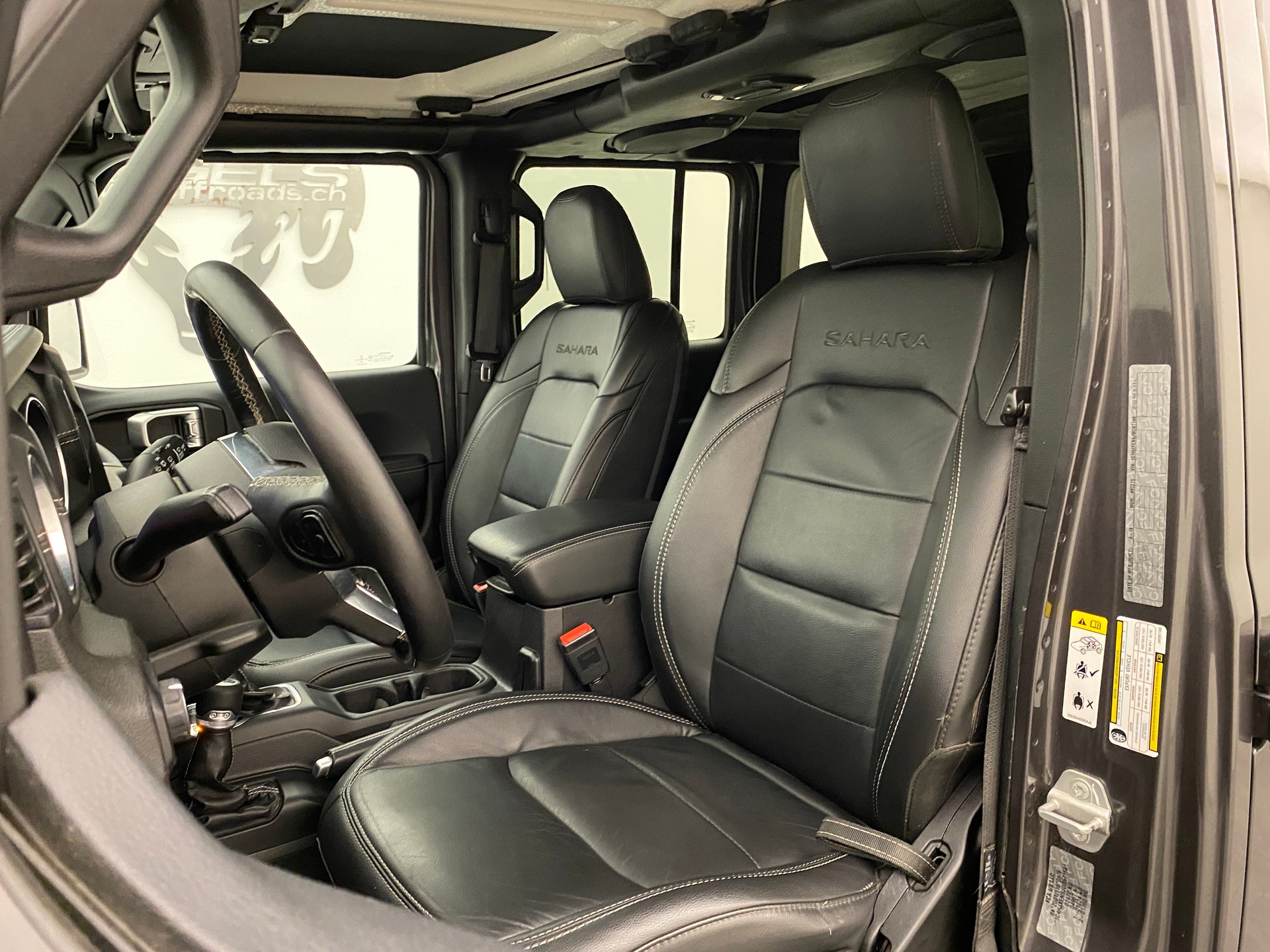 JEEP Wrangler 2.0 Sahara Unlimited-image-9