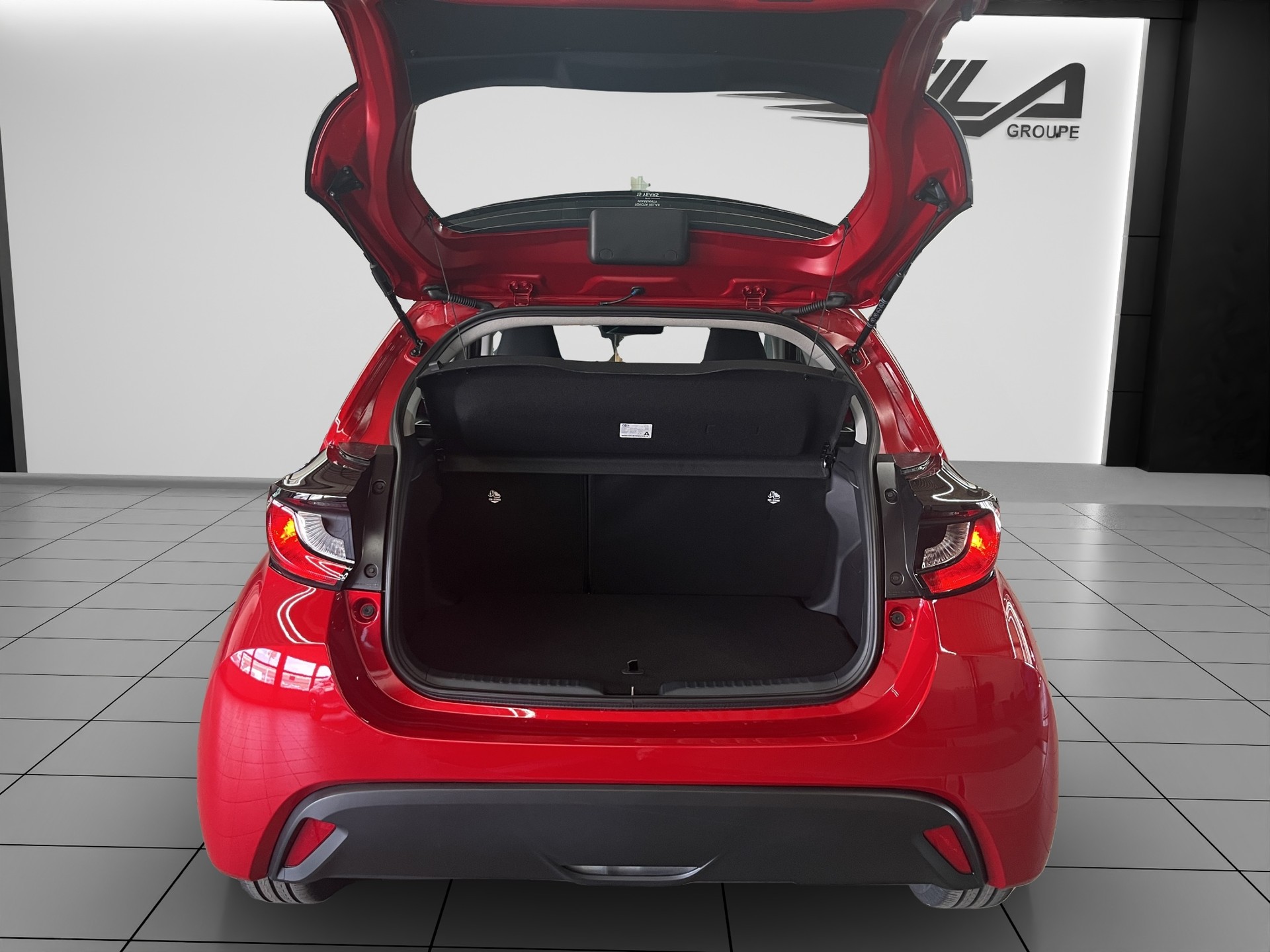 TOYOTA Yaris 1.5 VVT-i HSD Comfort-image-13