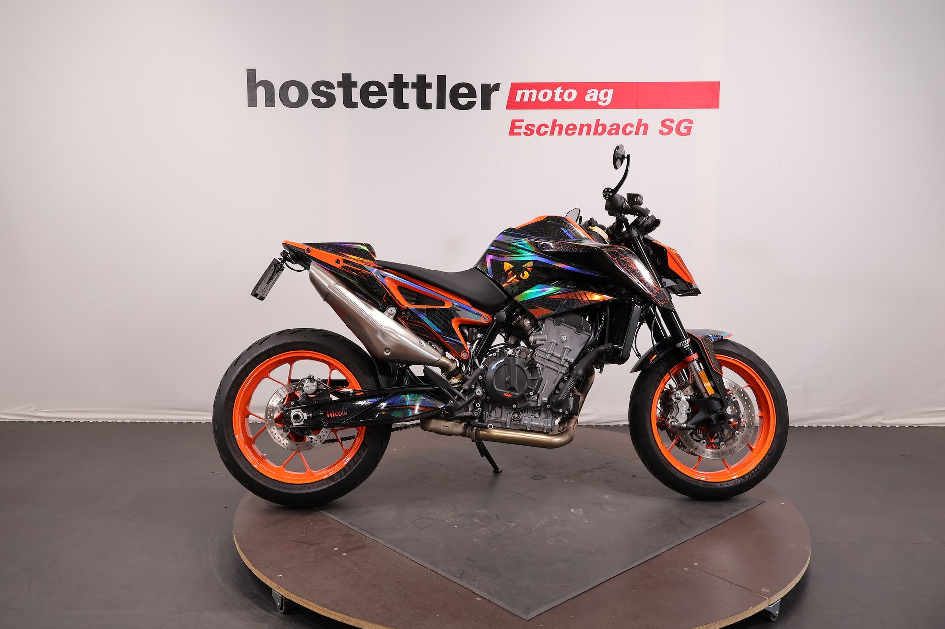 KTM 890 Duke-showroom-element-1
