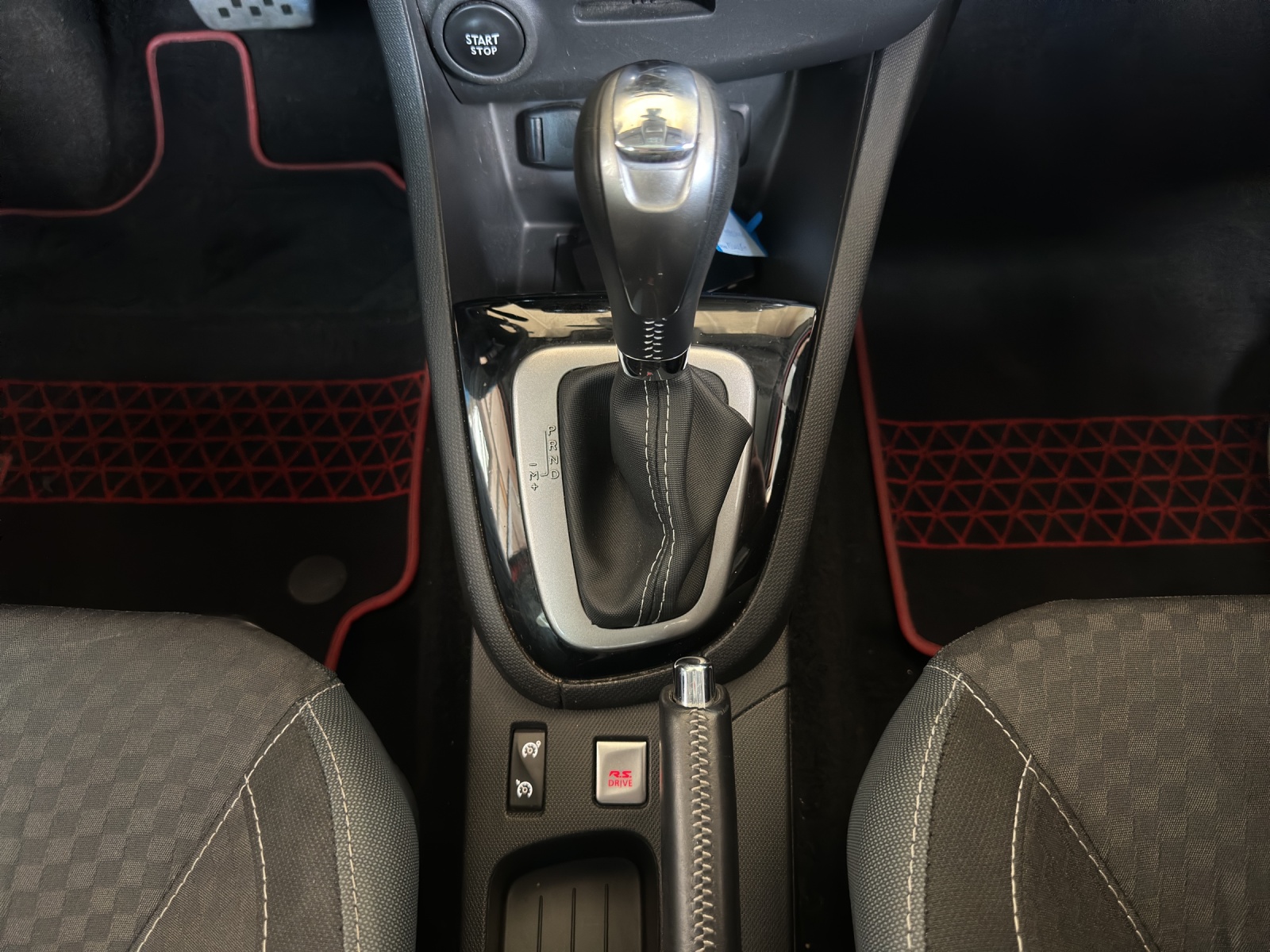 RENAULT Clio Grandtour 1.2 16V T GT EDC-image-9