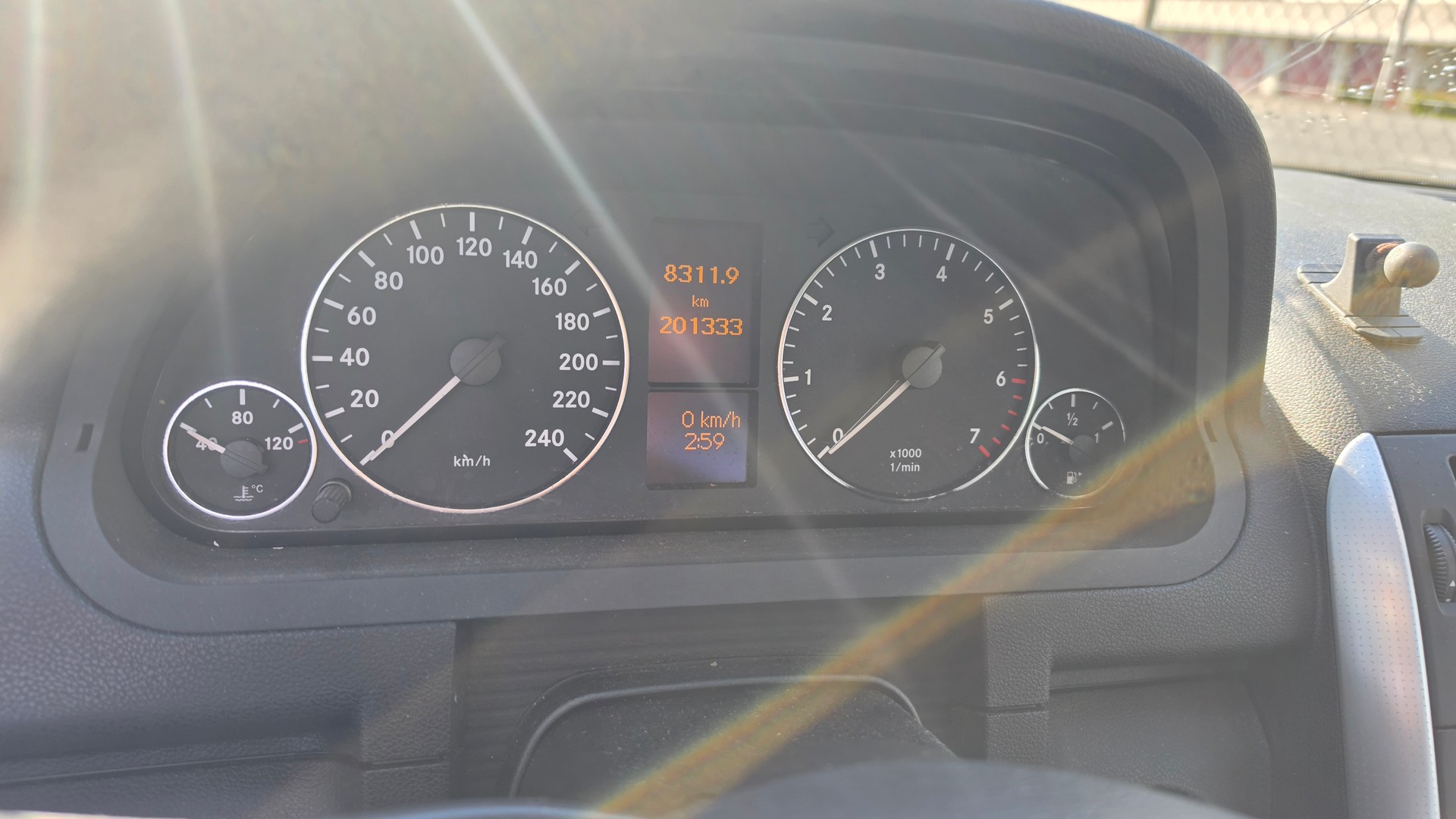 MERCEDES-BENZ A 200 Avantgarde Edition A-image-7