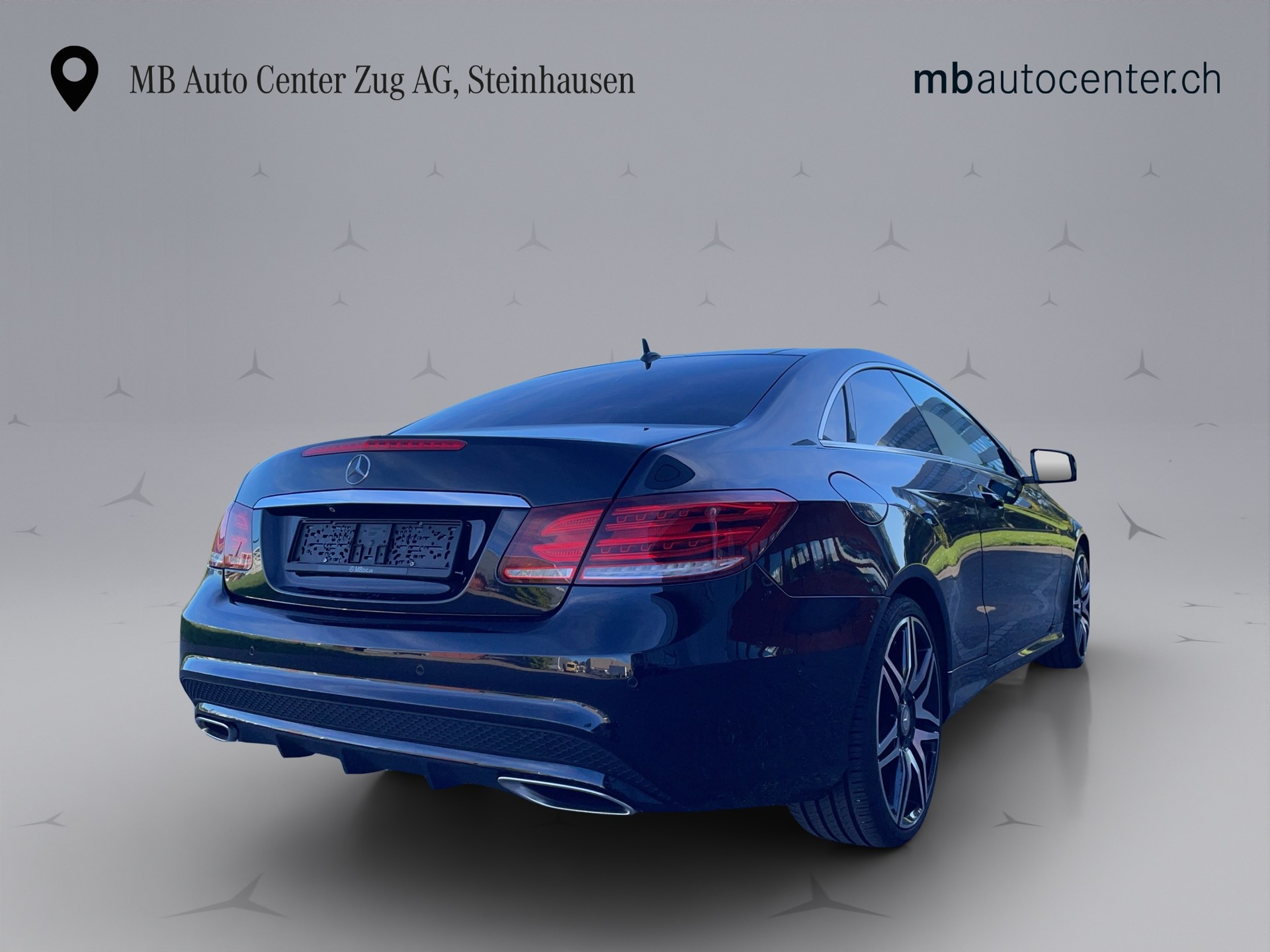 MERCEDES-BENZ E 350 4Matic Coupé AMG Line-image-5