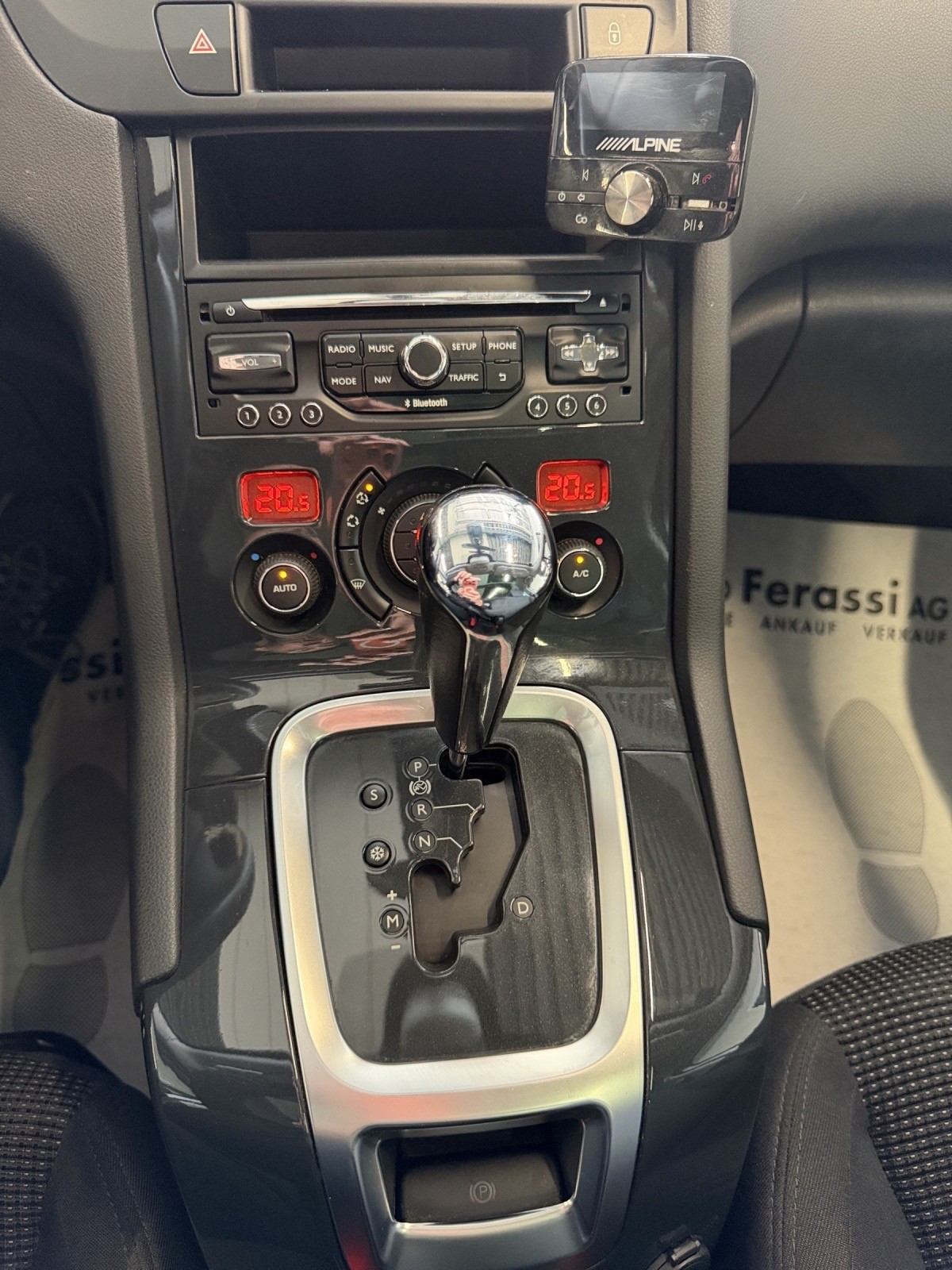 PEUGEOT 5008 2.0 HDI Business Tiptronic-image-26