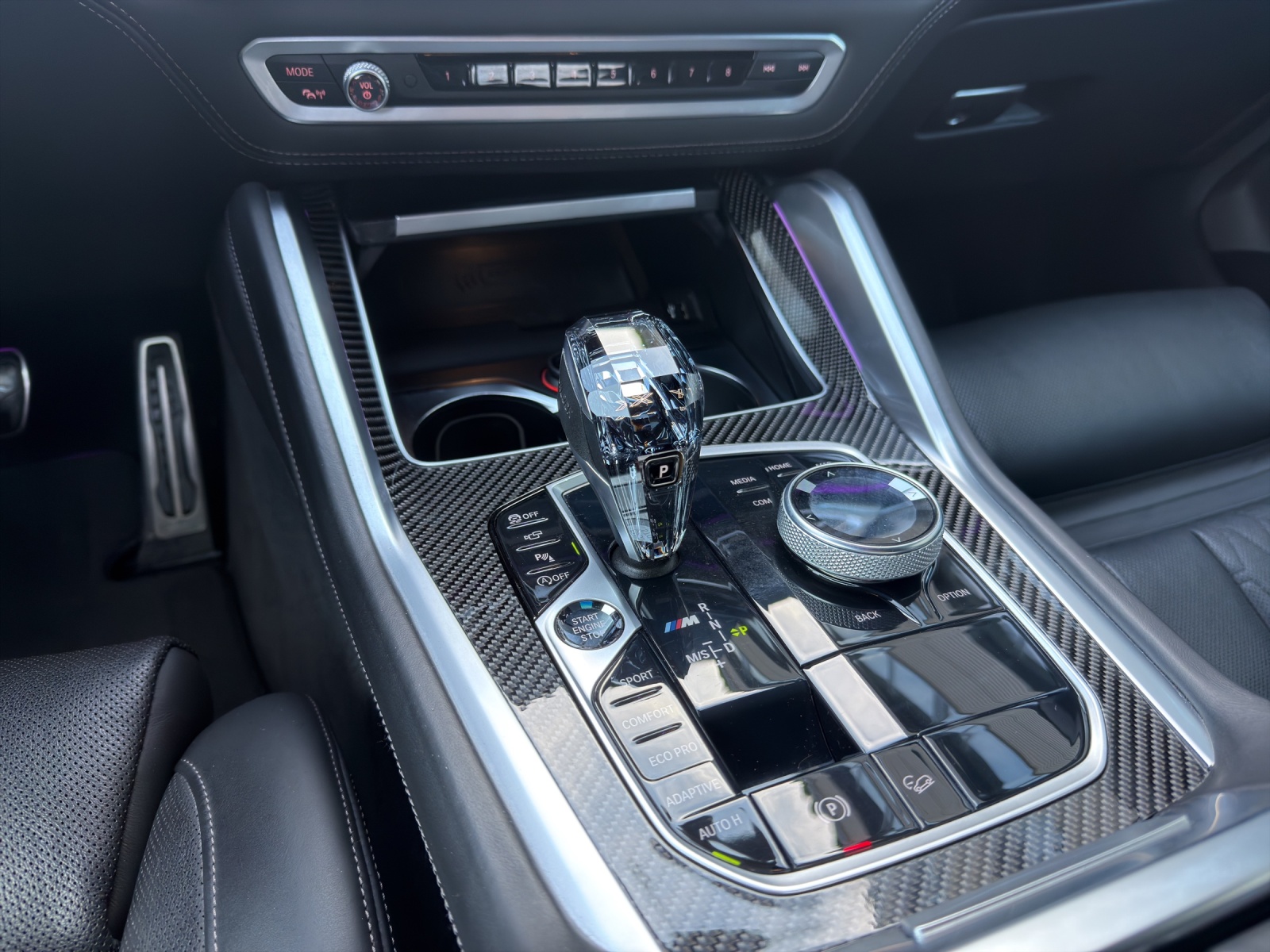 BMW X6 M50d M Sport / AHK-Leder-Laser-LED-M-Fahrwerk-Soft-close-Massage uvm.-image-13