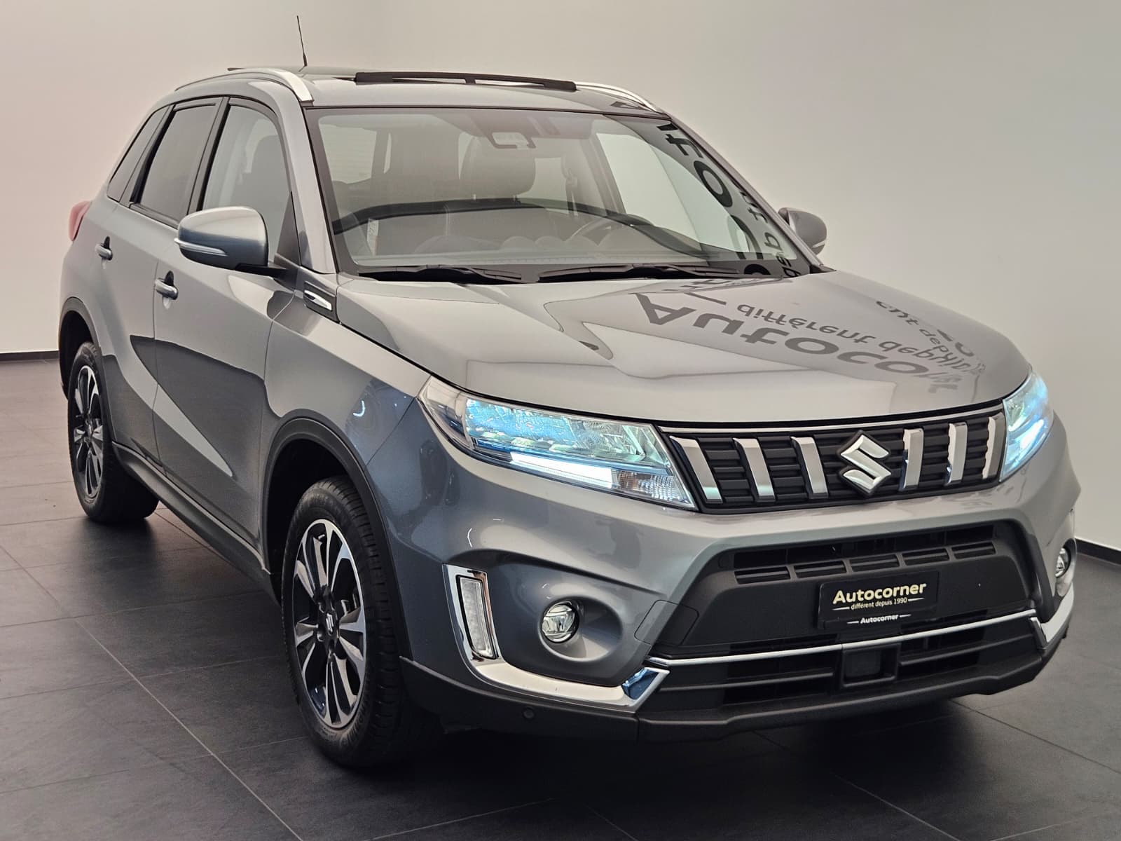 SUZUKI Vitara 1.5 Hybrid Compact + 4x4 AGS-image-4