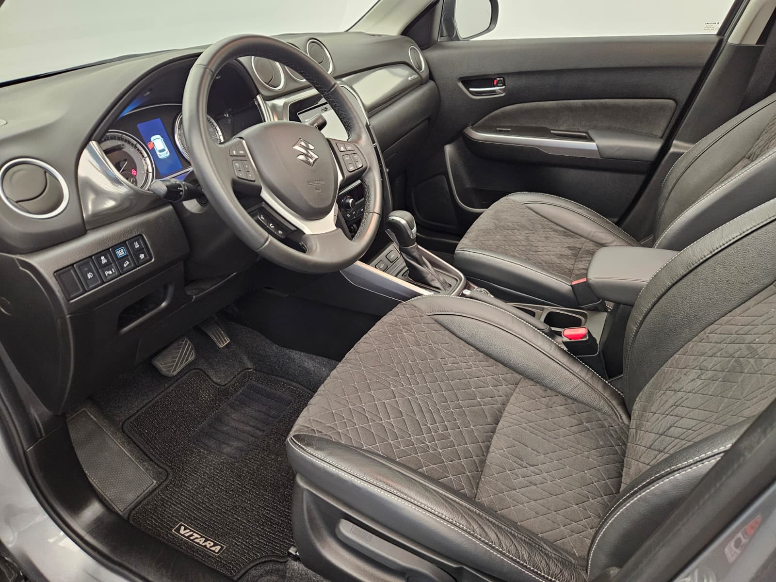 SUZUKI Vitara 1.5 Hybrid Compact + 4x4 AGS-image-10