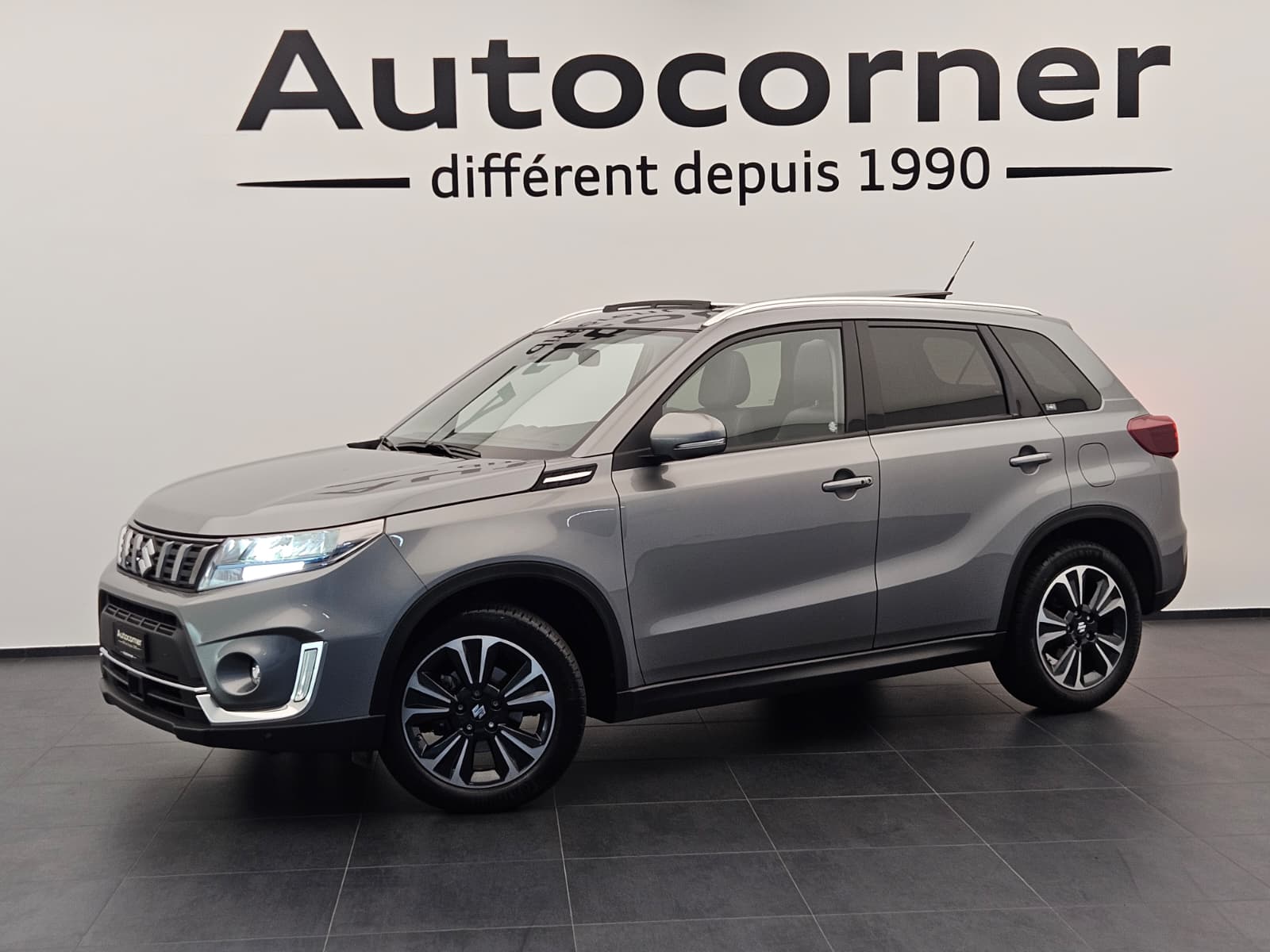 SUZUKI Vitara 1.5 Hybrid Compact + 4x4 AGS-image-0